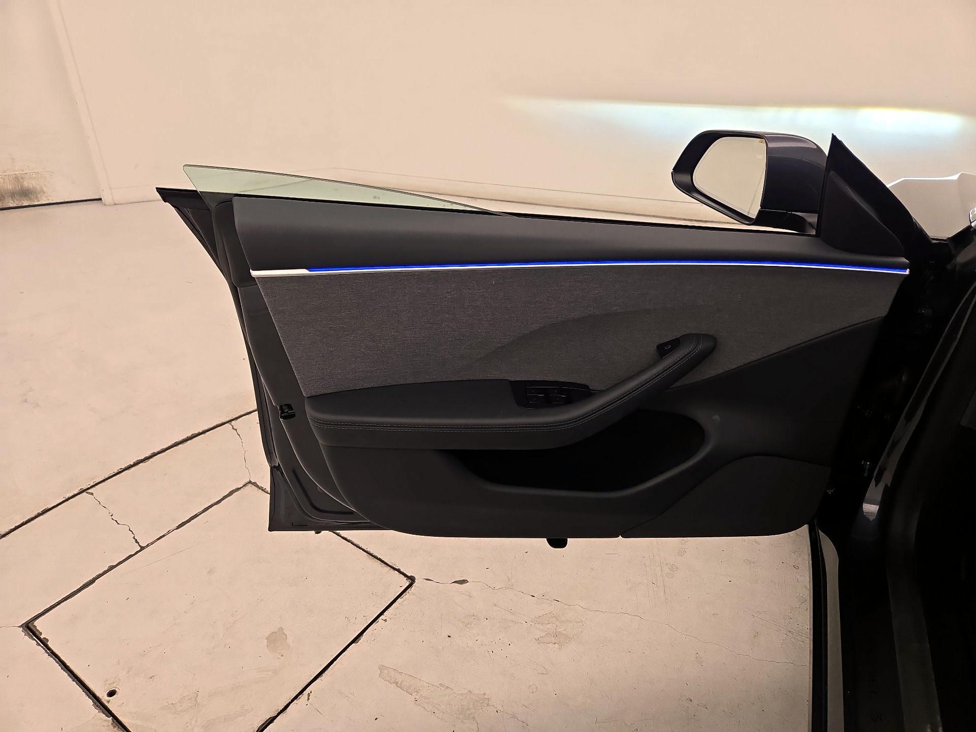 Thumbnail: 2025 Tesla Model 3 - 12