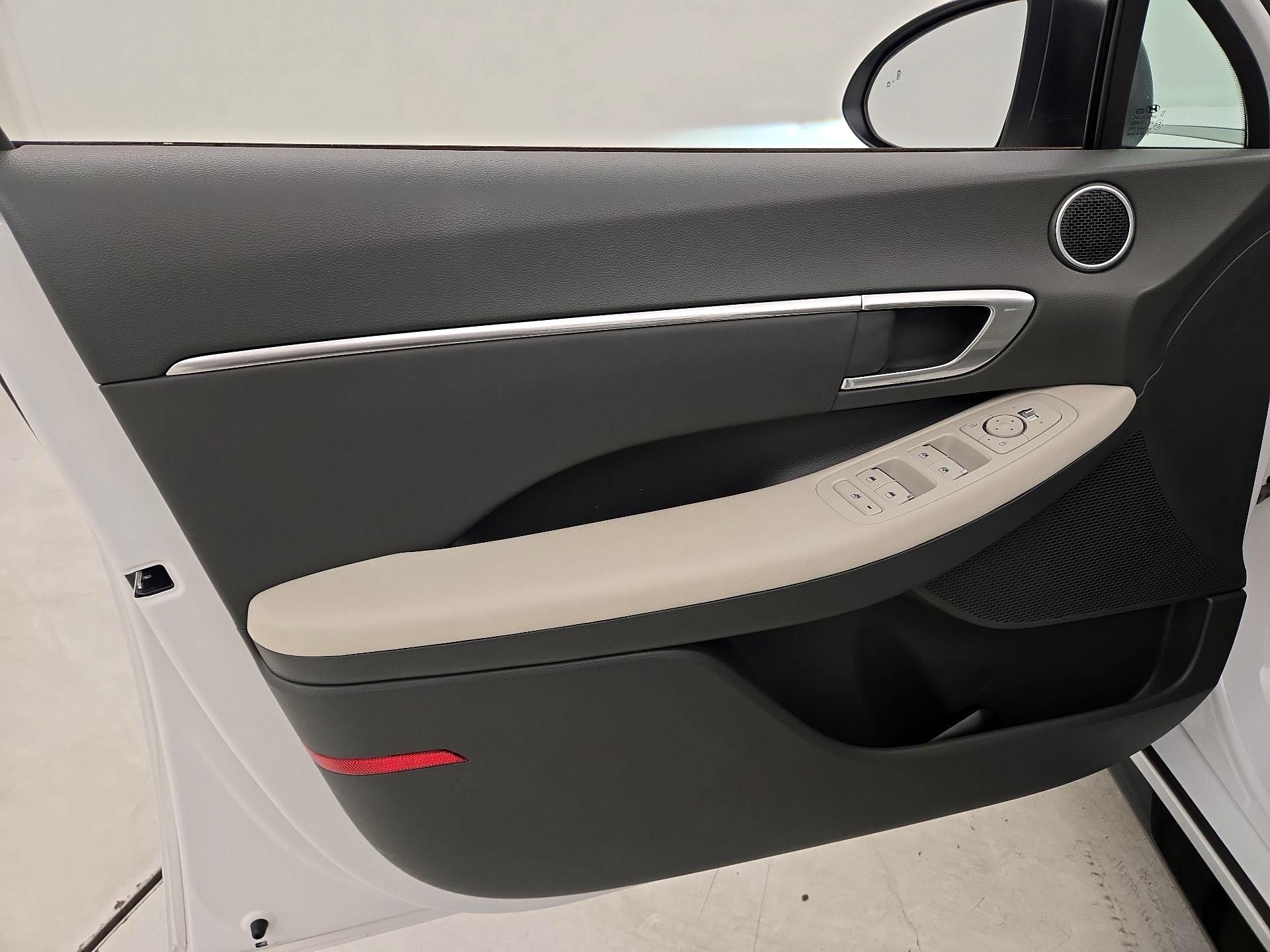 Thumbnail: 2023 Hyundai Sonata - 12