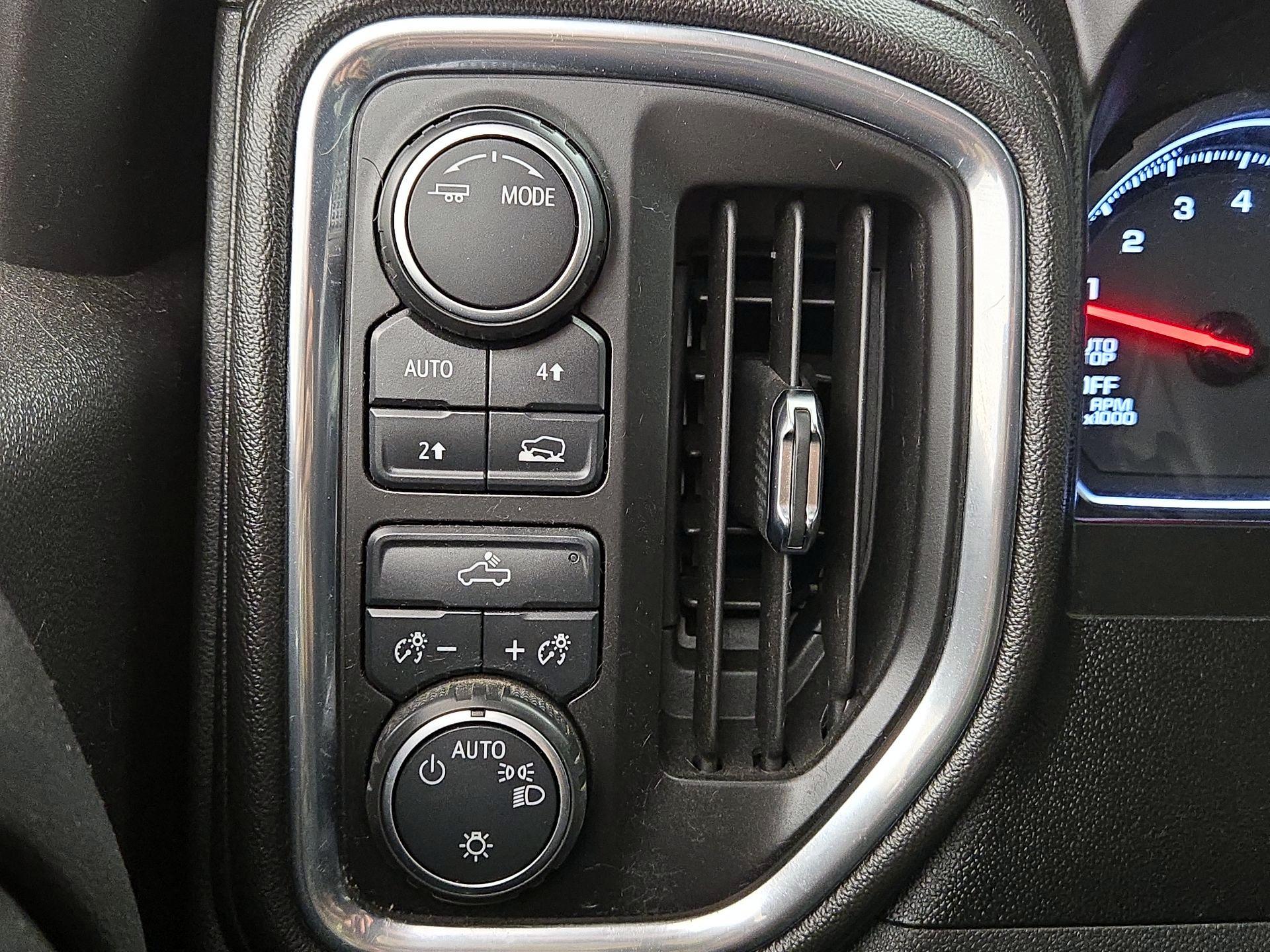 Thumbnail: 2020 Chevrolet Silverado 1500 - 13