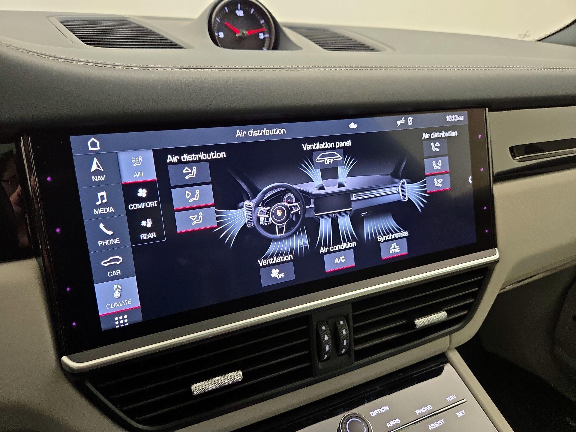 Thumbnail: 2020 Porsche Cayenne - 17