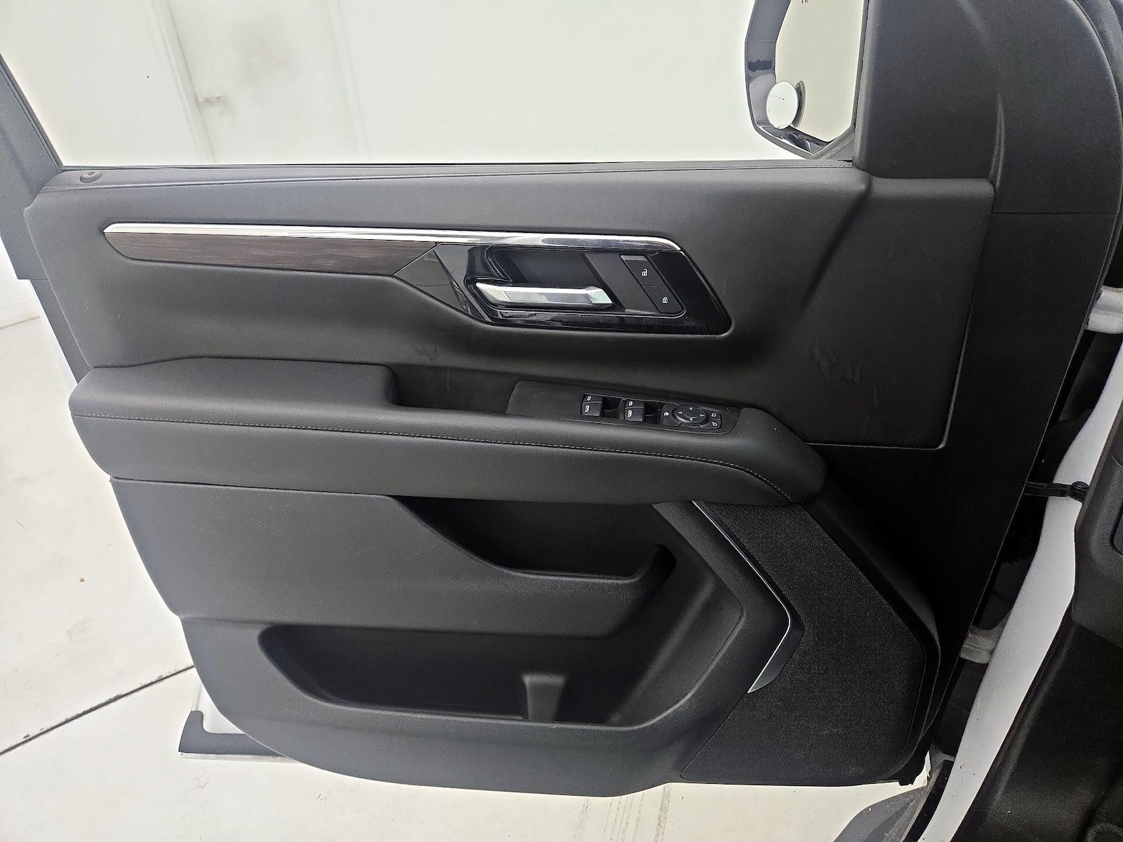 2025 Chevrolet Tahoe LS - Photo 13