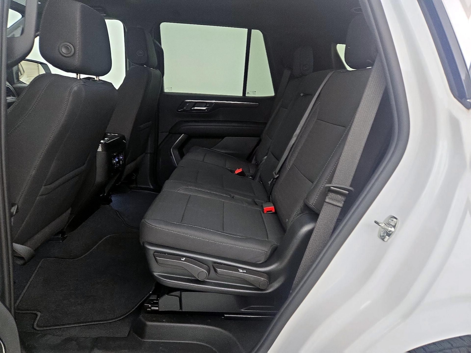 2025 Chevrolet Tahoe LS - Photo 21