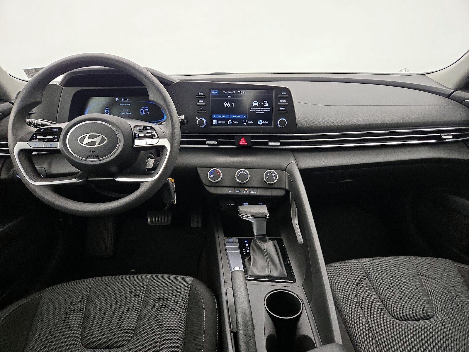 2024 Hyundai Elantra SE - Photo 10