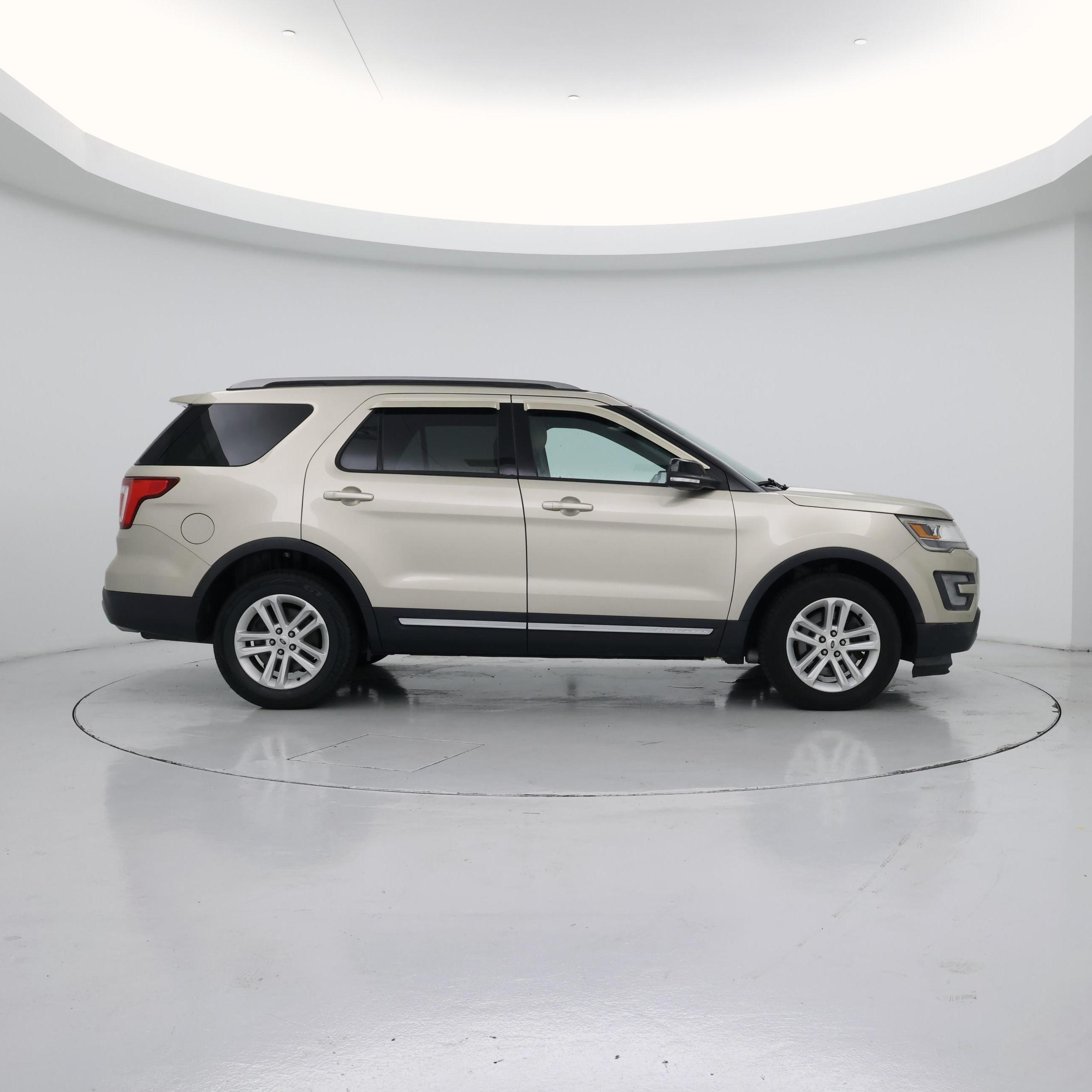 Thumbnail: 2017 Ford Explorer - 7