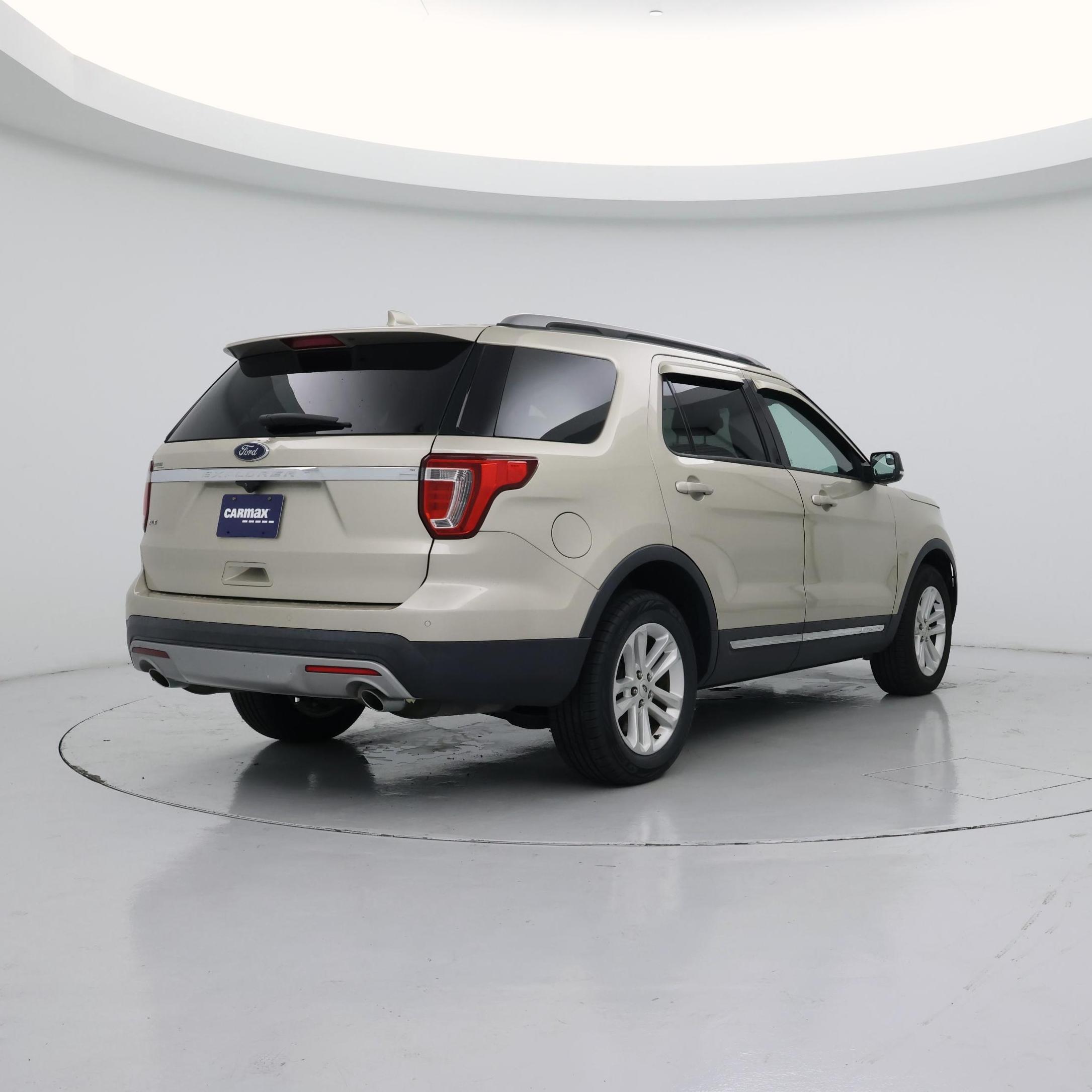 Thumbnail: 2017 Ford Explorer - 8