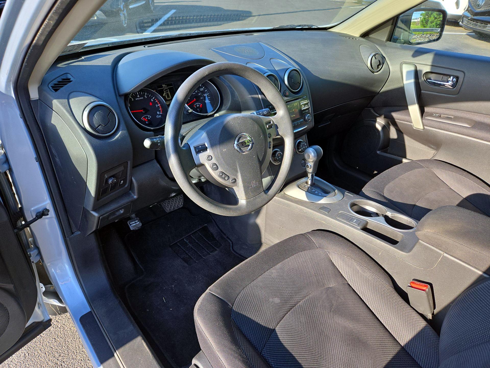 Thumbnail: 2015 Nissan Rogue - 9