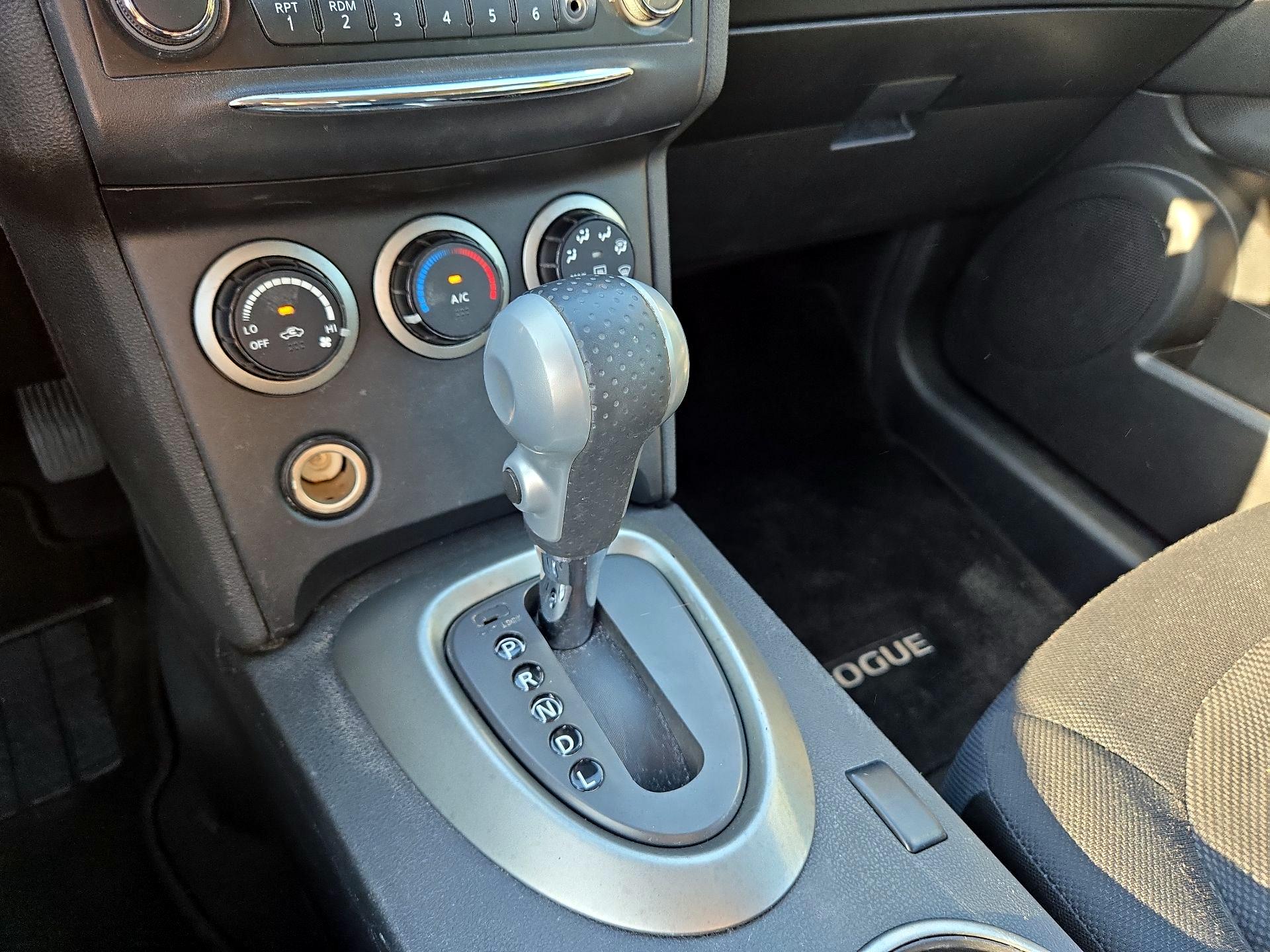 Thumbnail: 2015 Nissan Rogue - 15