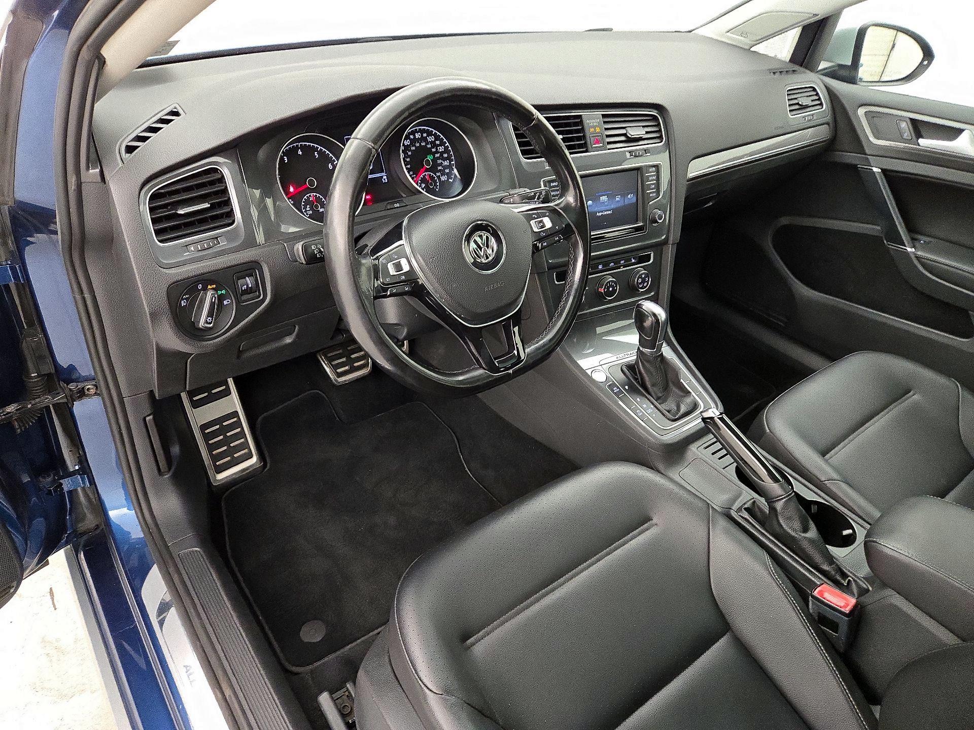Thumbnail: 2017 Volkswagen Golf - 11