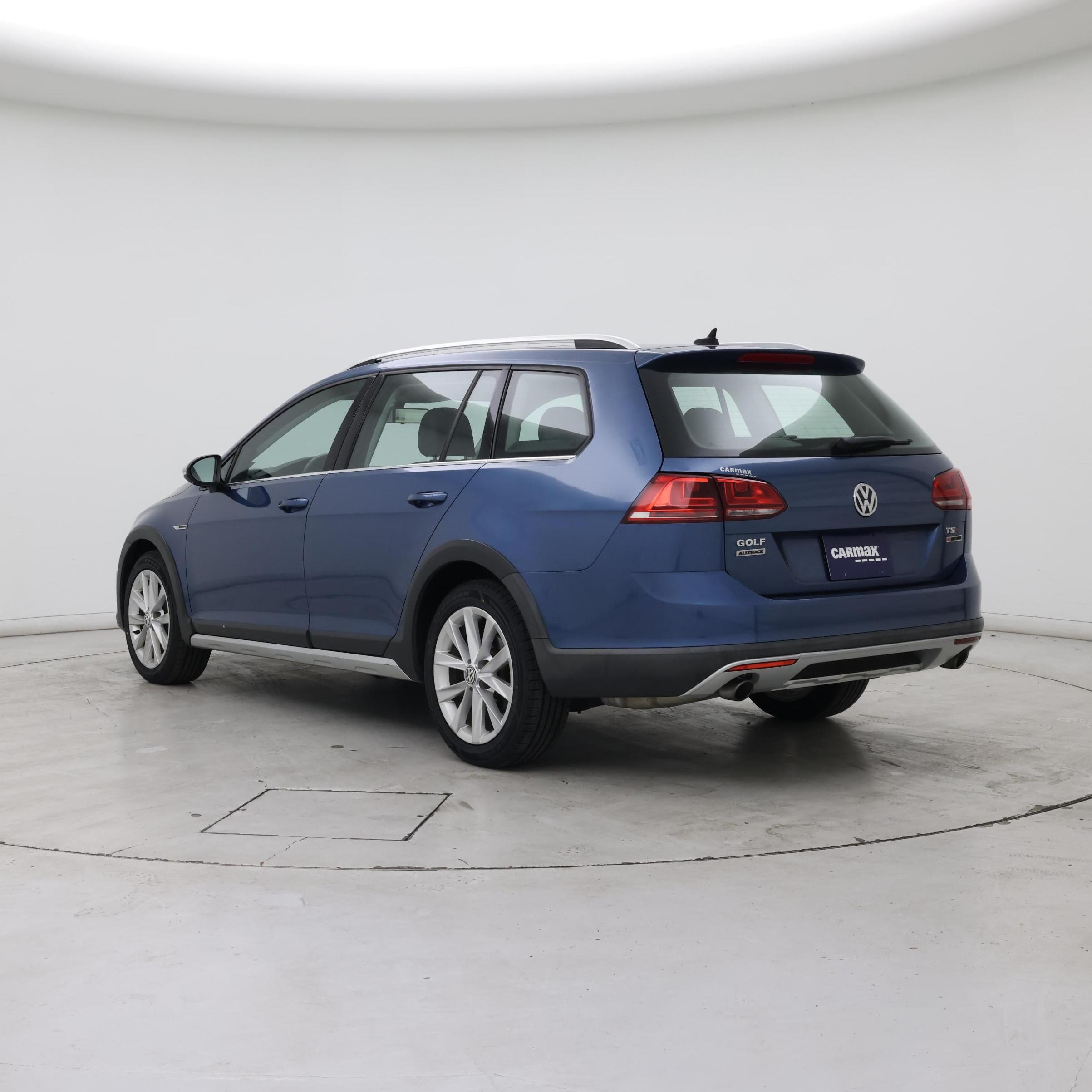 Thumbnail: 2017 Volkswagen Golf - 2
