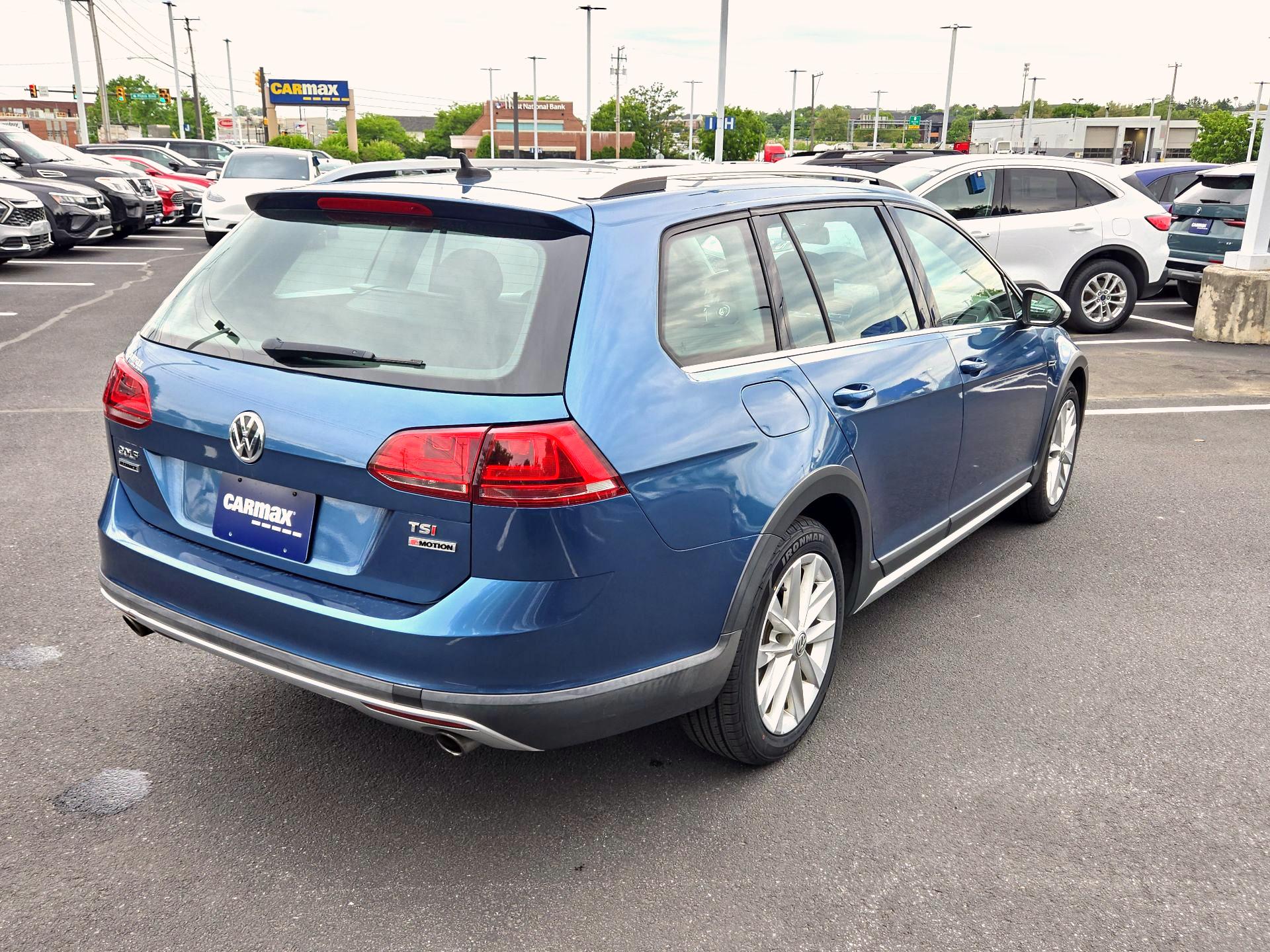Thumbnail: 2017 Volkswagen Golf - 5