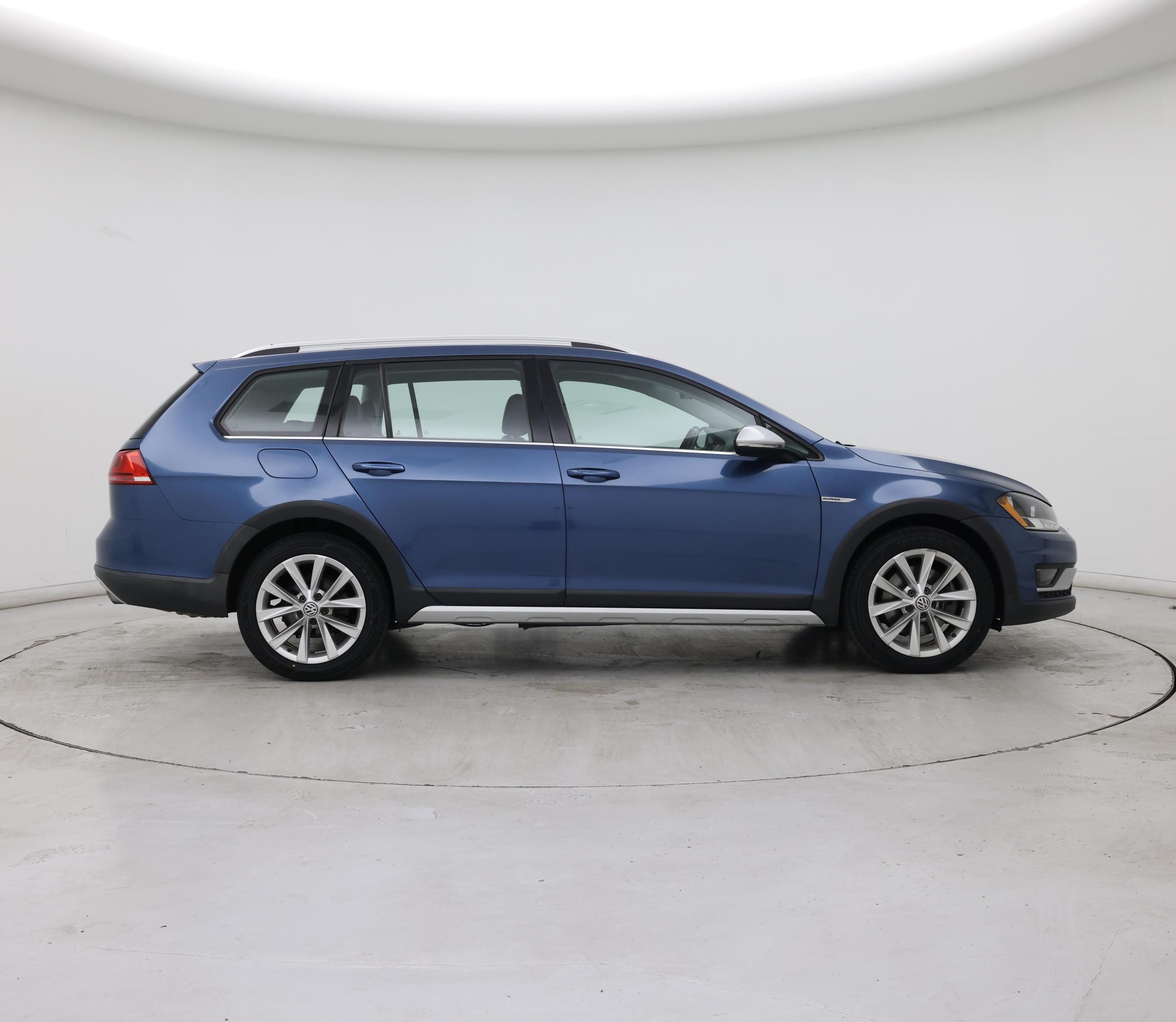 Thumbnail: 2017 Volkswagen Golf - 7