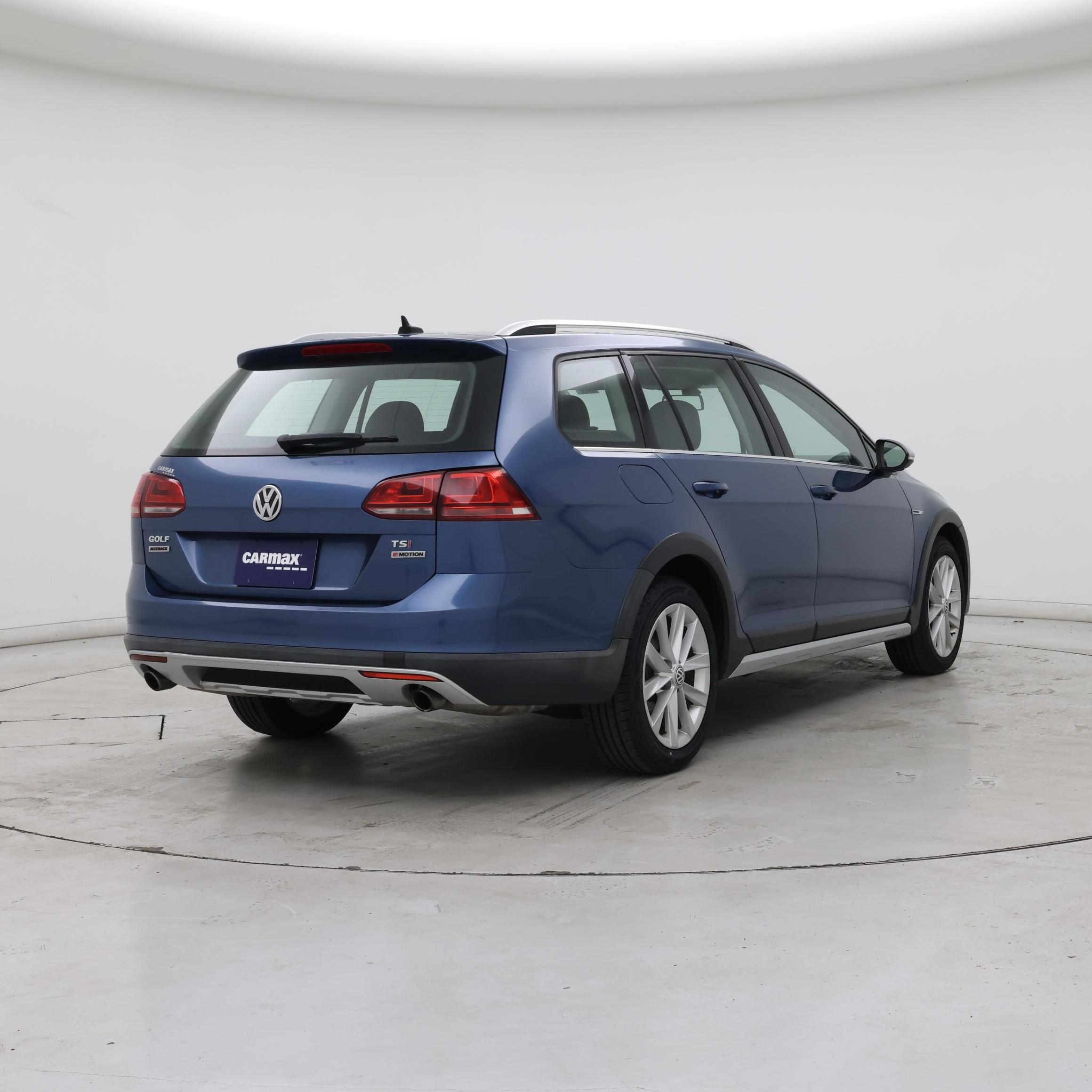 Thumbnail: 2017 Volkswagen Golf - 8
