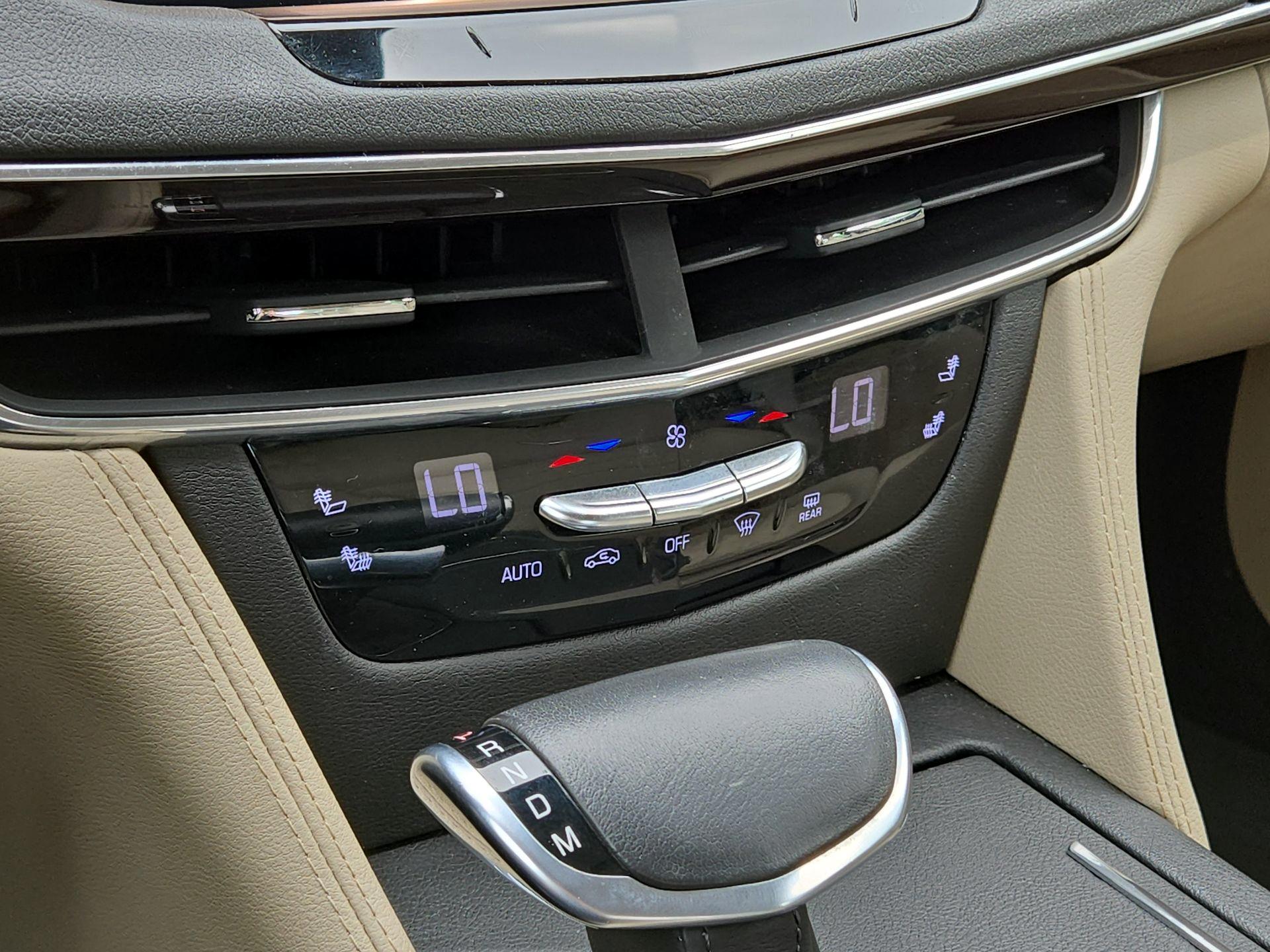 Thumbnail: 2018 Cadillac CT6 - 14