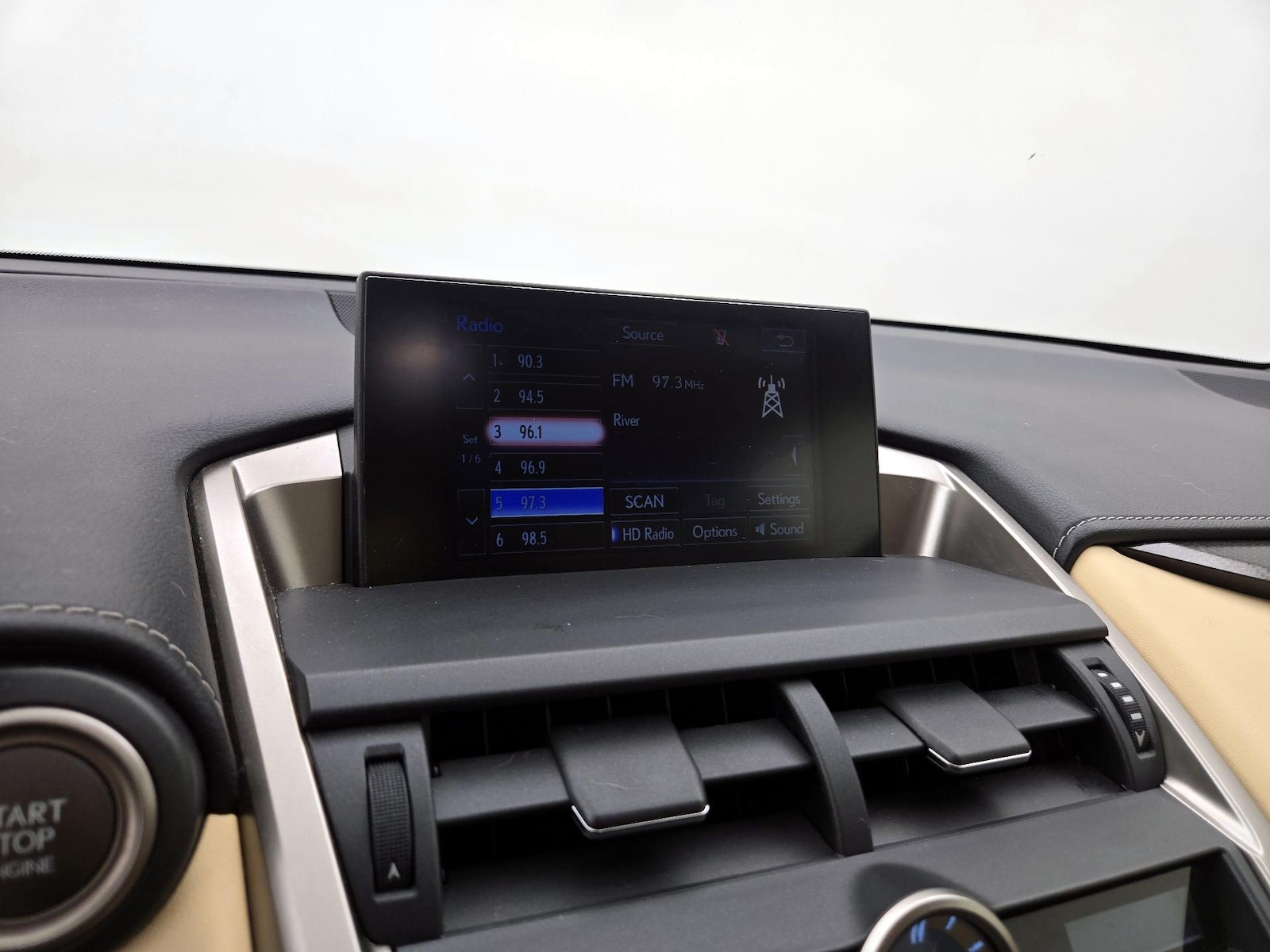 2017 Lexus NX 200t - Photo 16