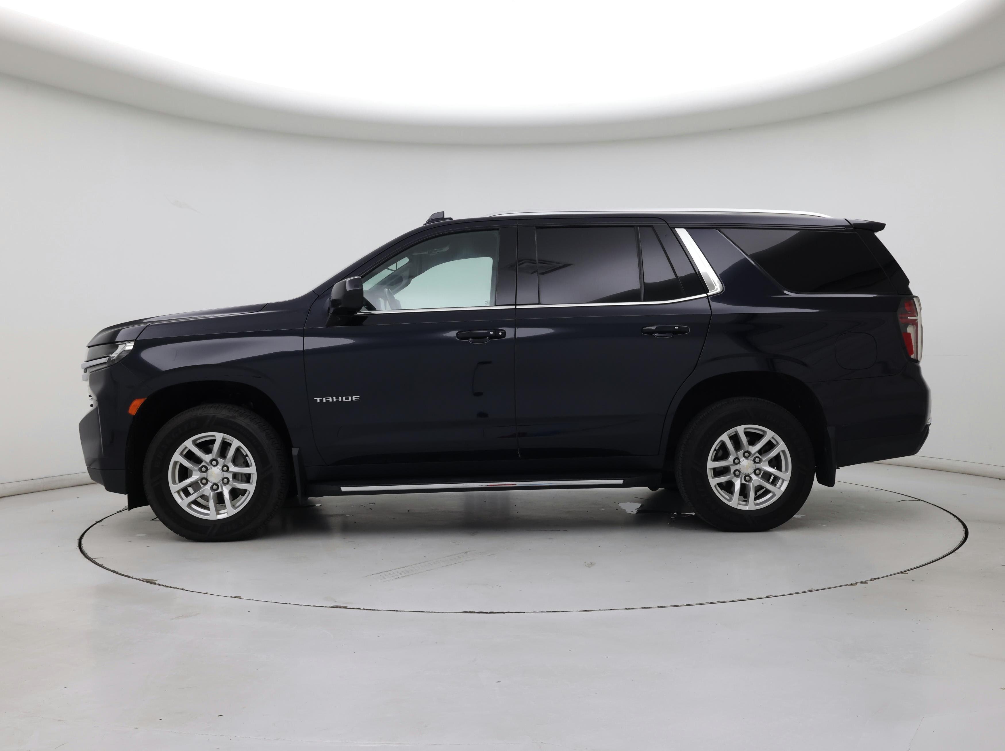 Thumbnail: 2021 Chevrolet Tahoe - 3