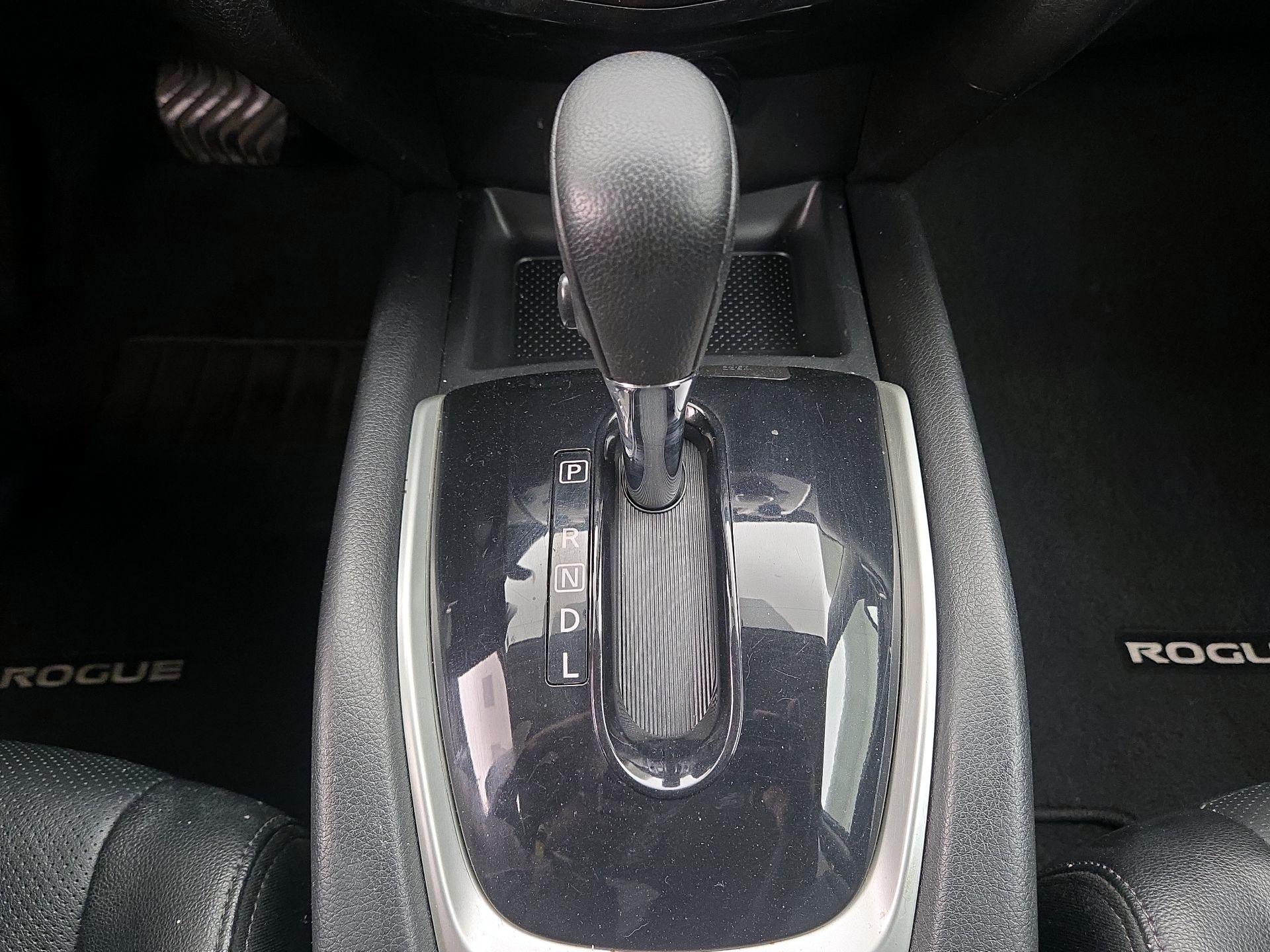 Thumbnail: 2016 Nissan Rogue - 17