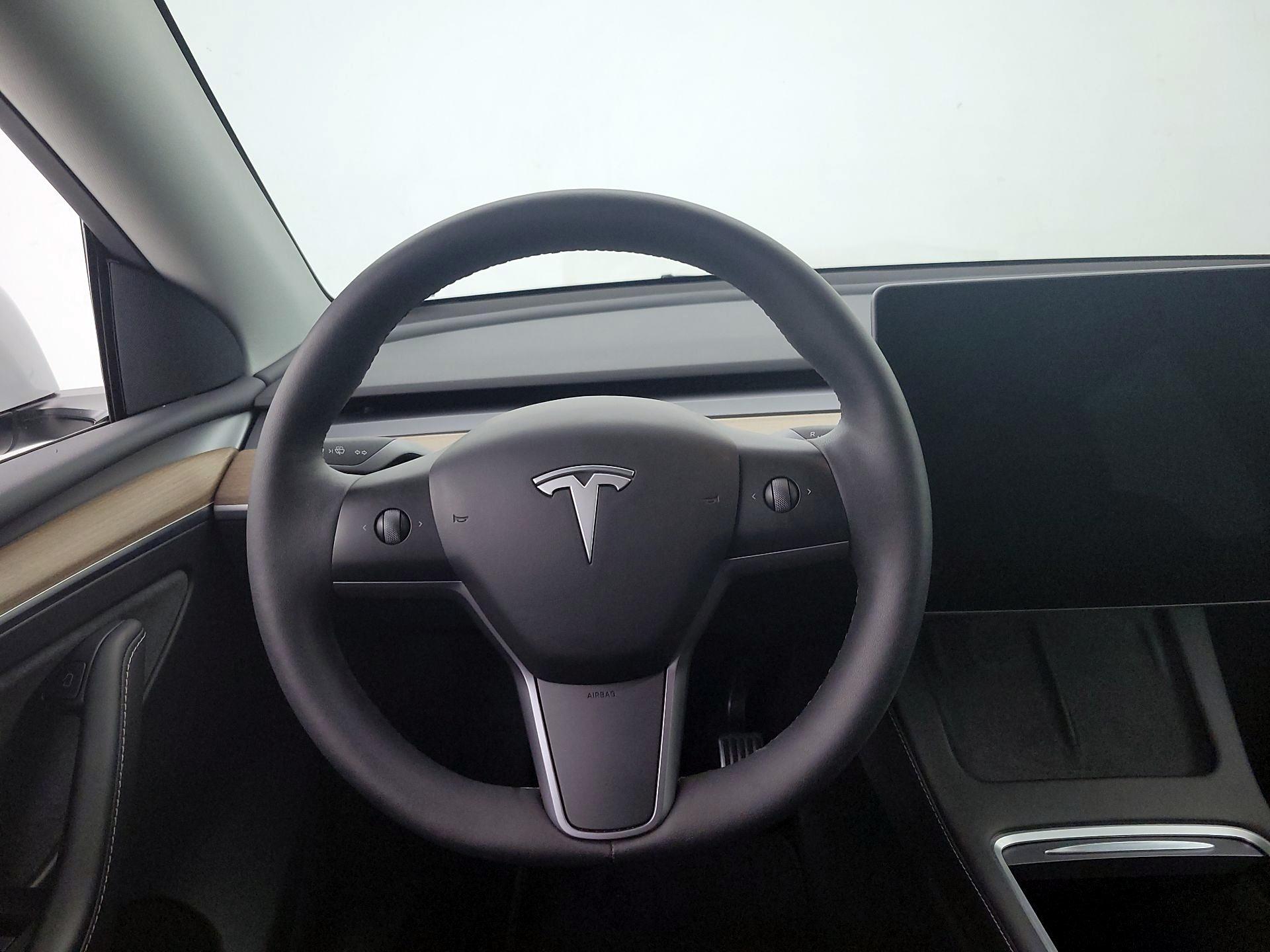 Thumbnail: 2023 Tesla Model Y - 10