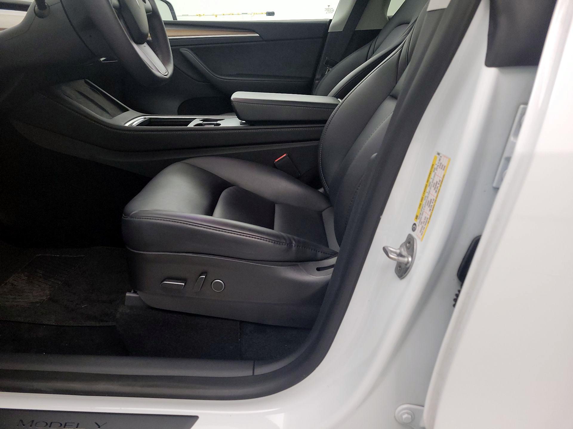 Thumbnail: 2023 Tesla Model Y - 11