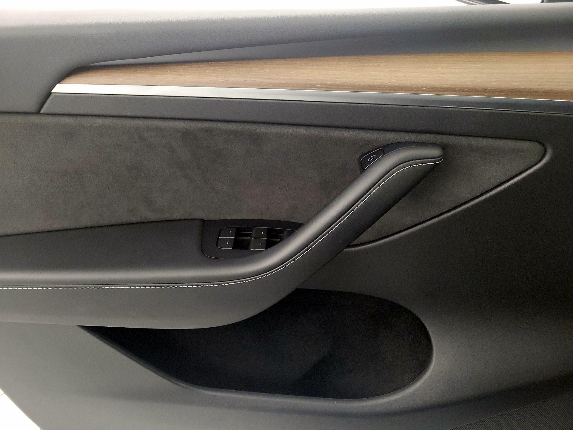 Thumbnail: 2023 Tesla Model Y - 12