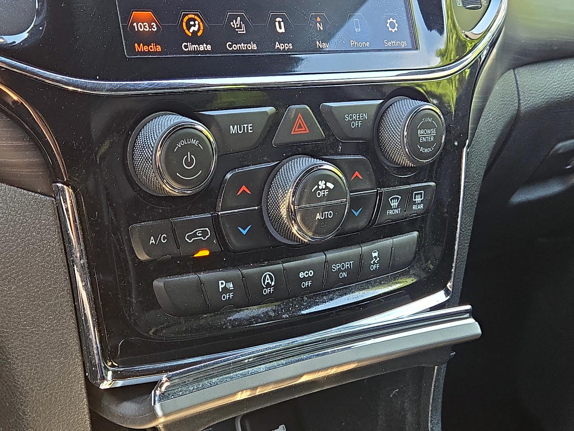 Thumbnail: 2020 Jeep Grand Cherokee - 15