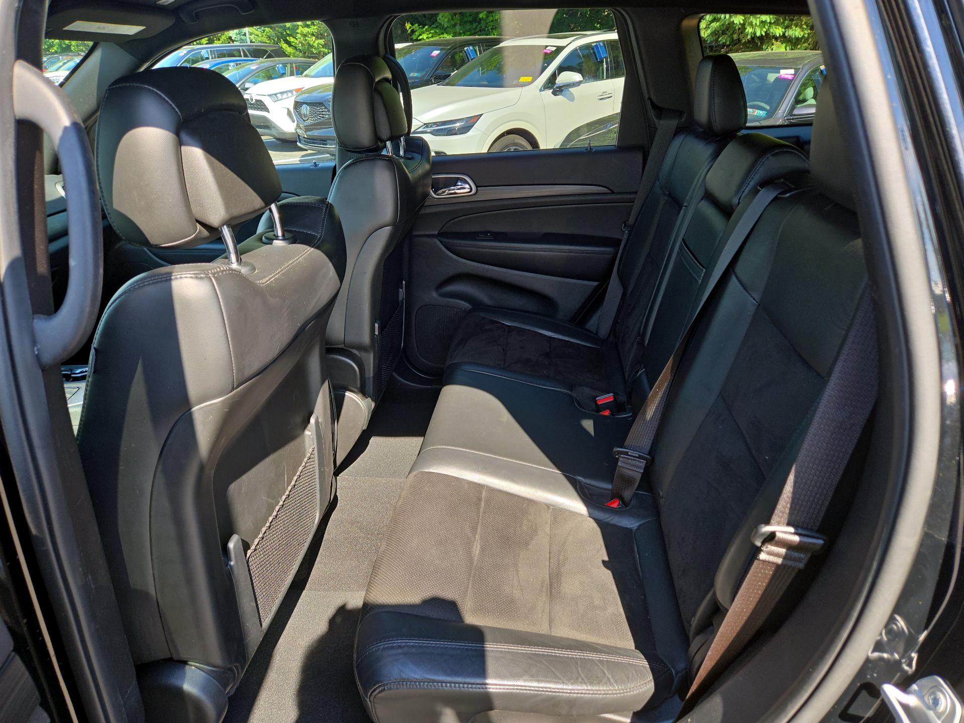 Thumbnail: 2020 Jeep Grand Cherokee - 18