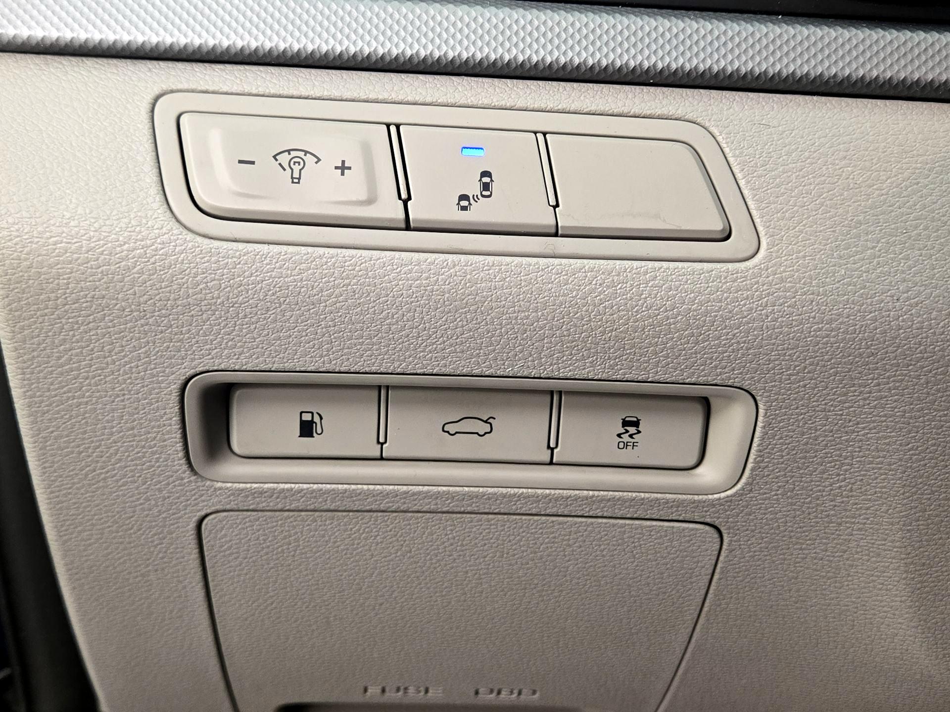 Thumbnail: 2019 Hyundai Sonata - 13