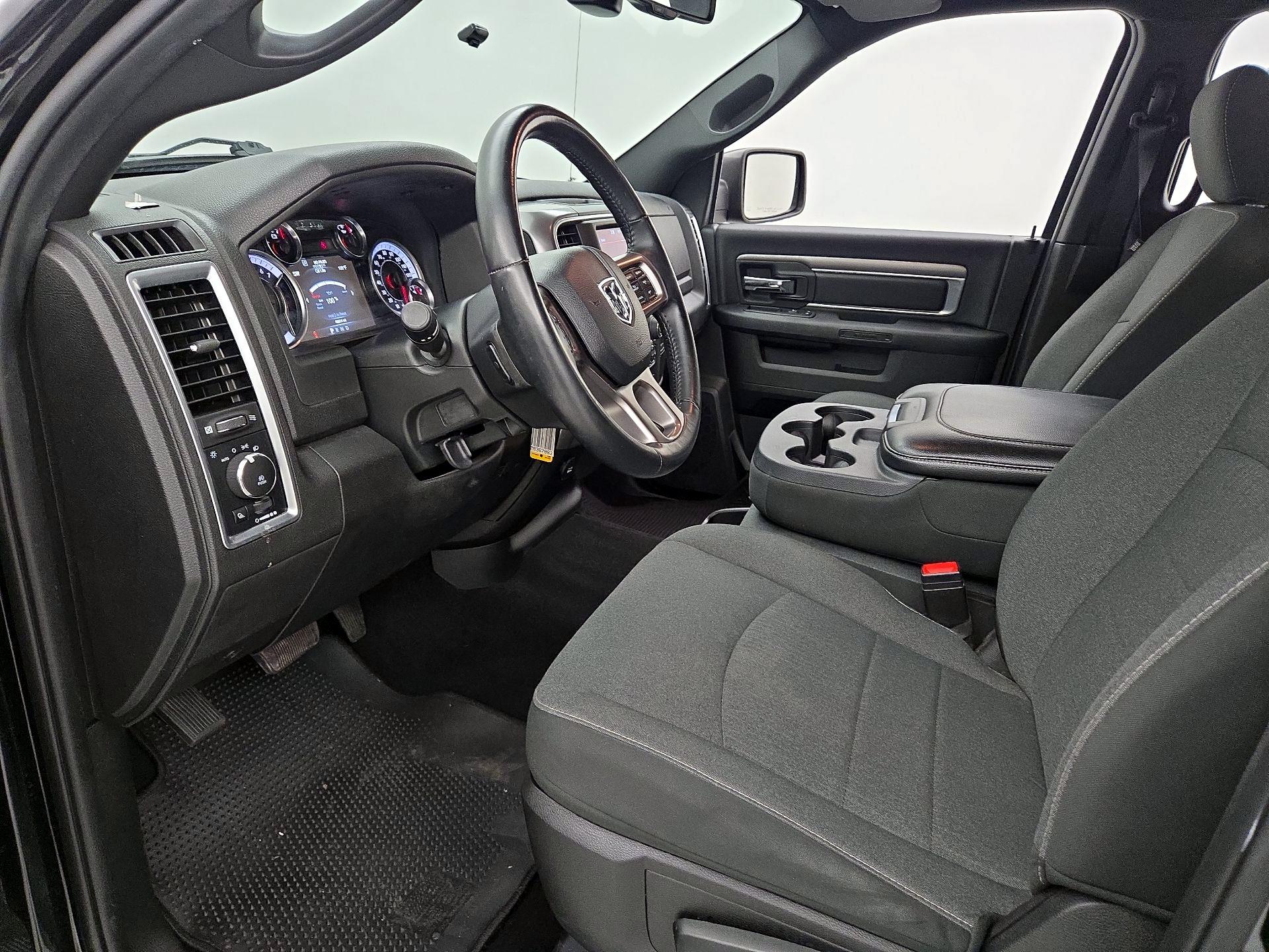 Thumbnail: 2021 RAM 1500 Classic - 11