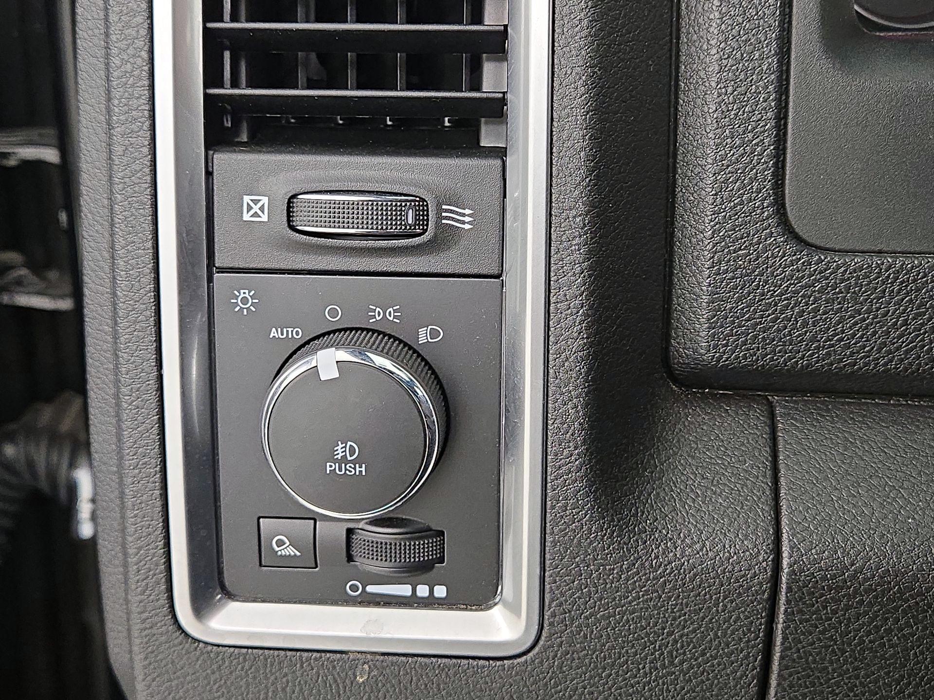 Thumbnail: 2021 RAM 1500 Classic - 13