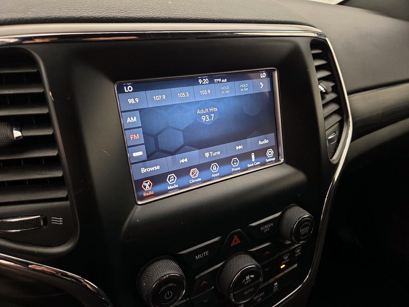 2020 Jeep Grand Cherokee Laredo E - Photo 16