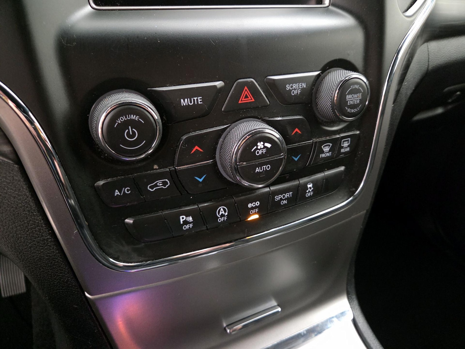 2020 Jeep Grand Cherokee Laredo E - Photo 17