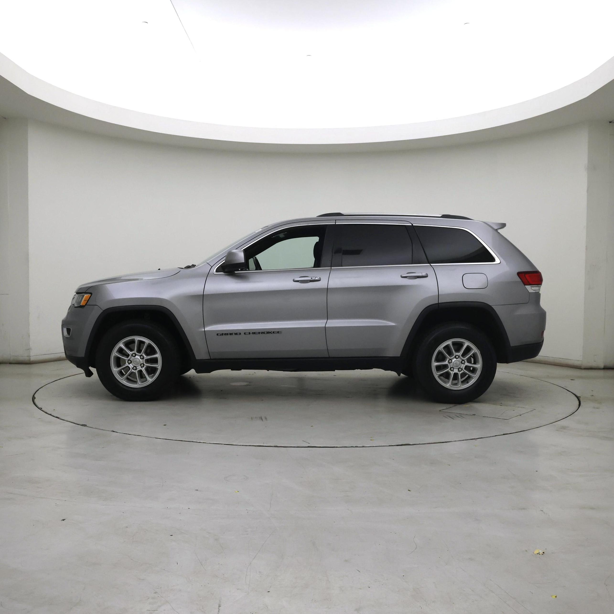 Thumbnail: 2020 Jeep Grand Cherokee - 3
