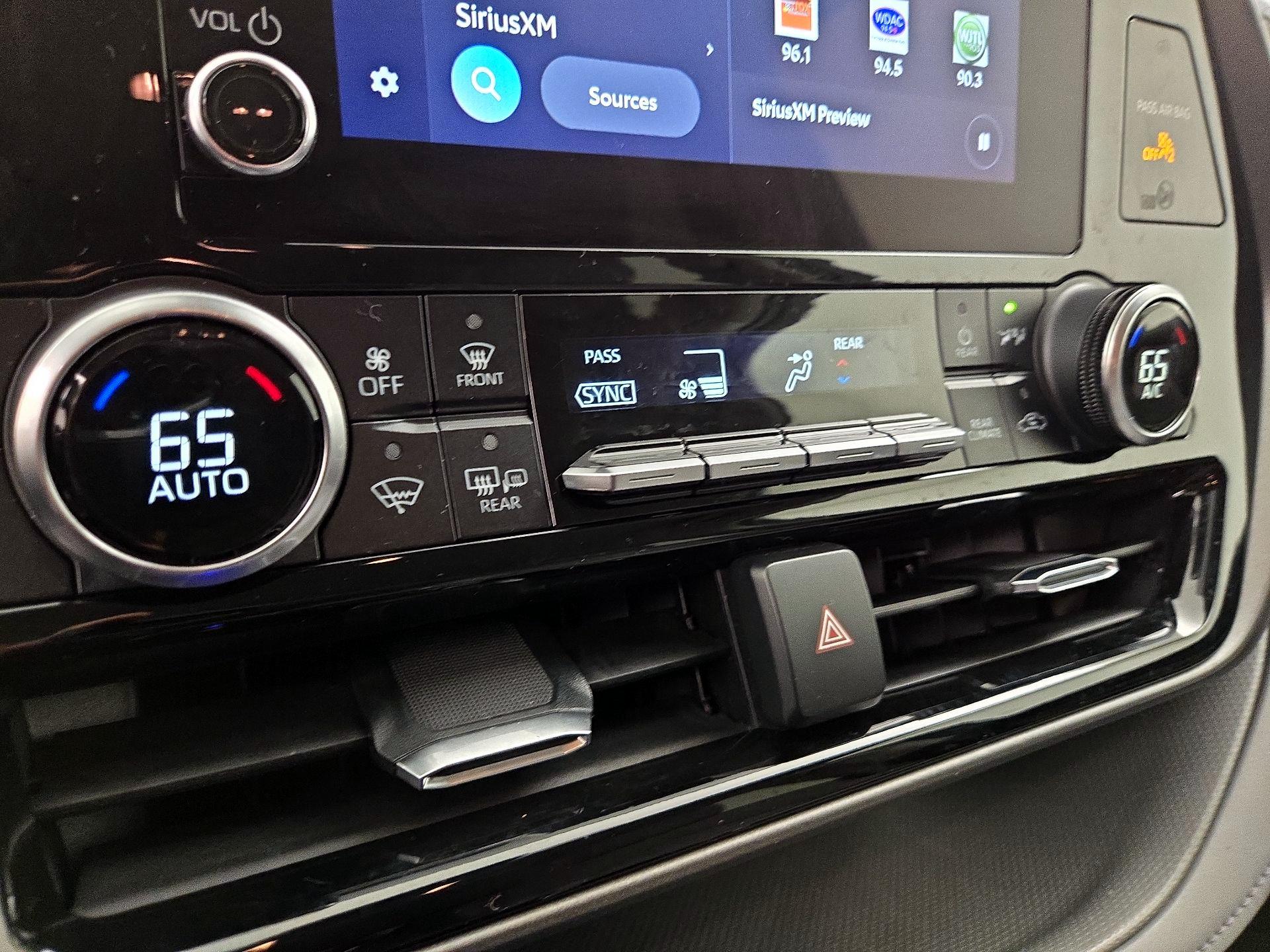 Thumbnail: 2023 Toyota Highlander - 16