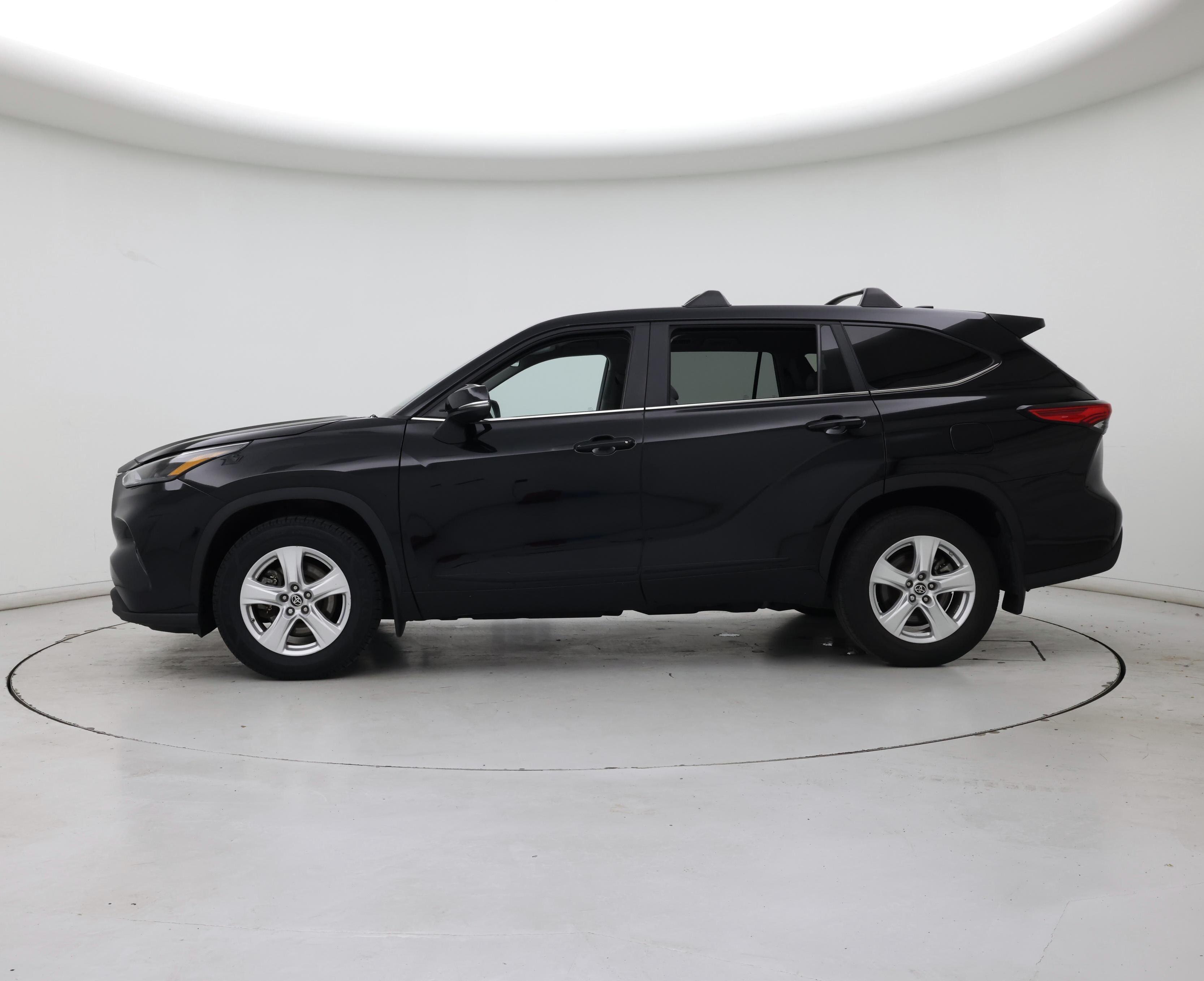Thumbnail: 2023 Toyota Highlander - 3