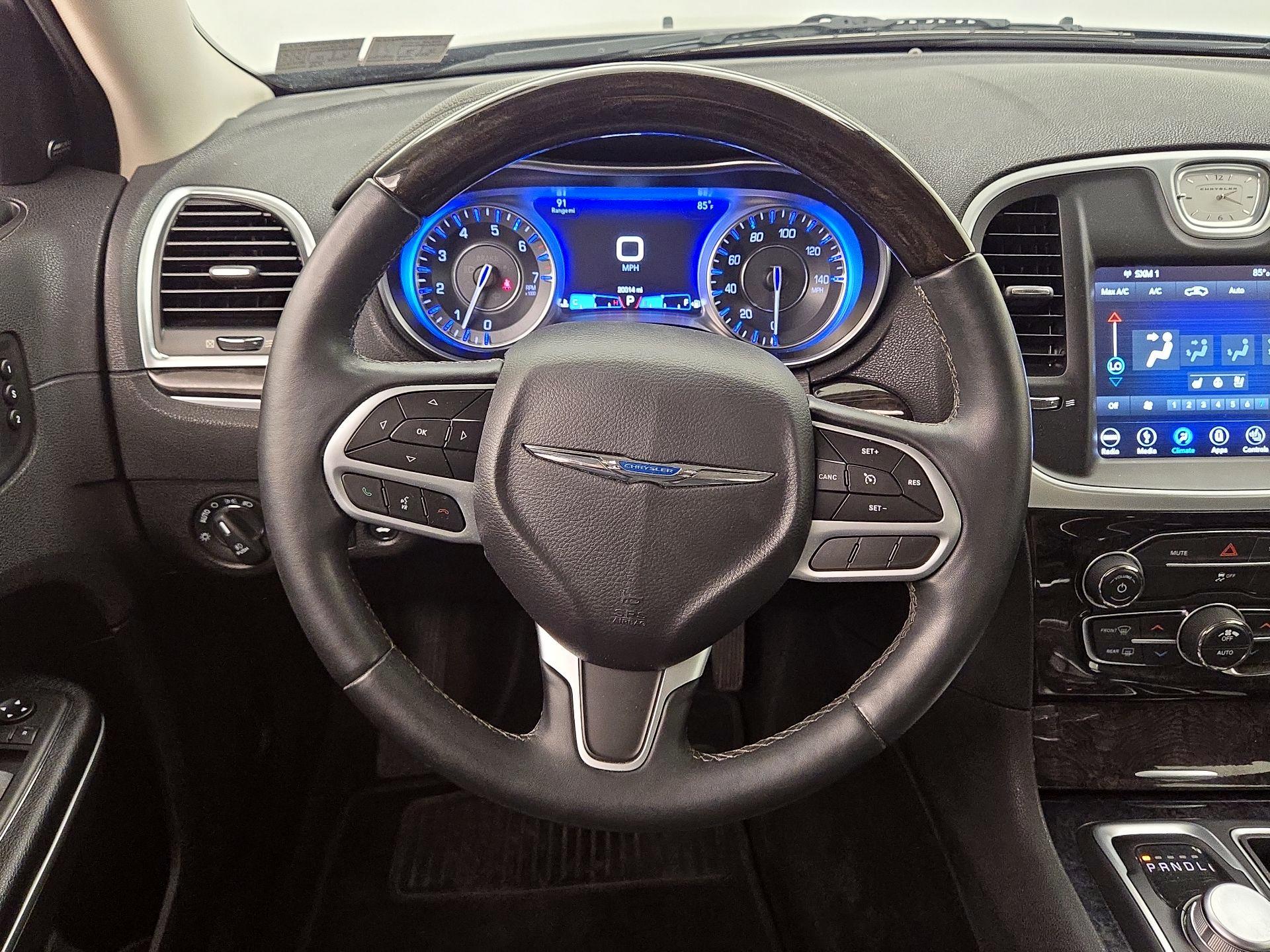 Thumbnail: 2019 Chrysler 300 - 10