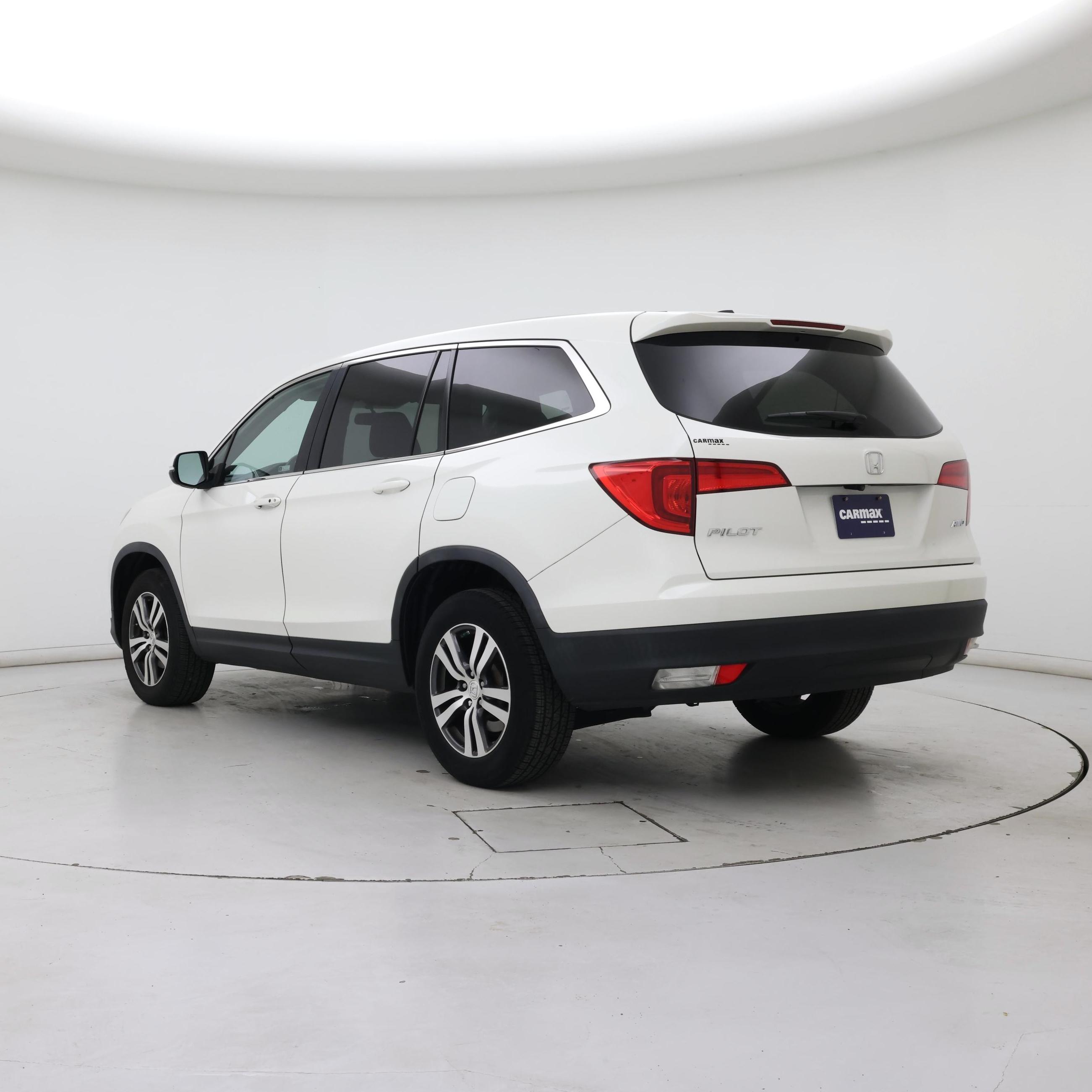 Thumbnail: 2017 Honda Pilot - 2