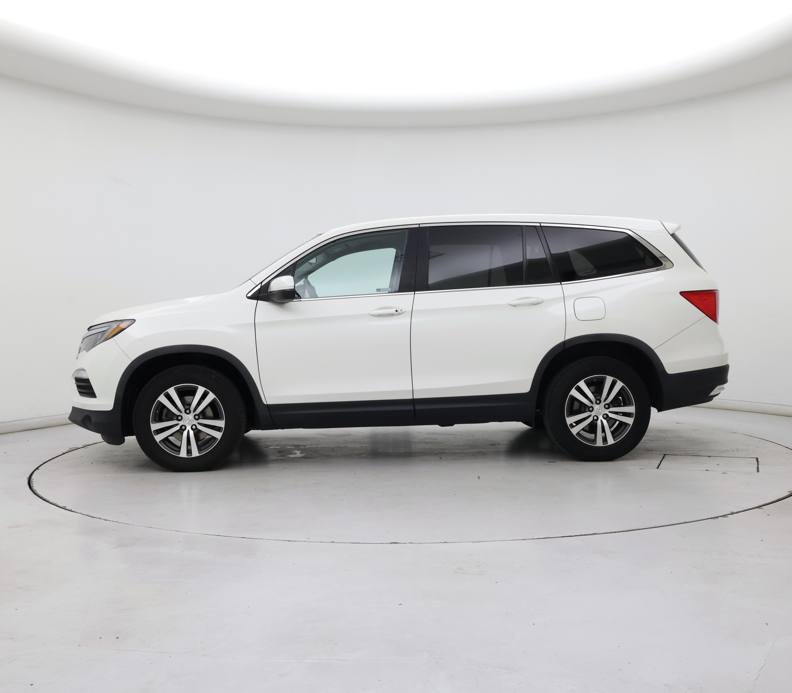 Thumbnail: 2017 Honda Pilot - 3