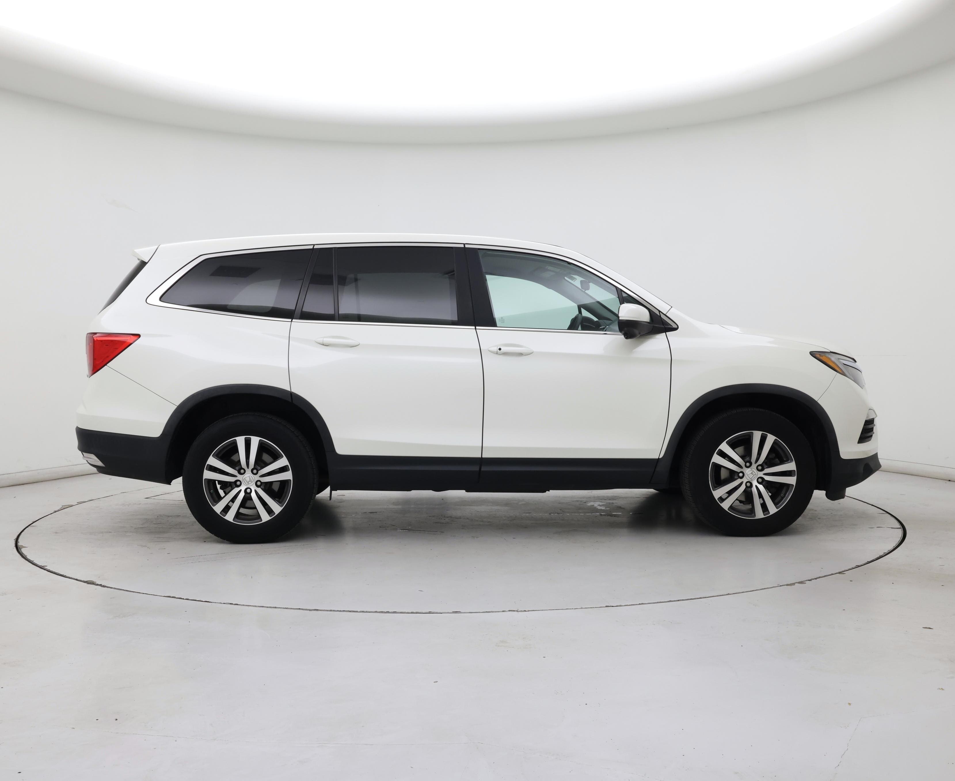 Thumbnail: 2017 Honda Pilot - 7