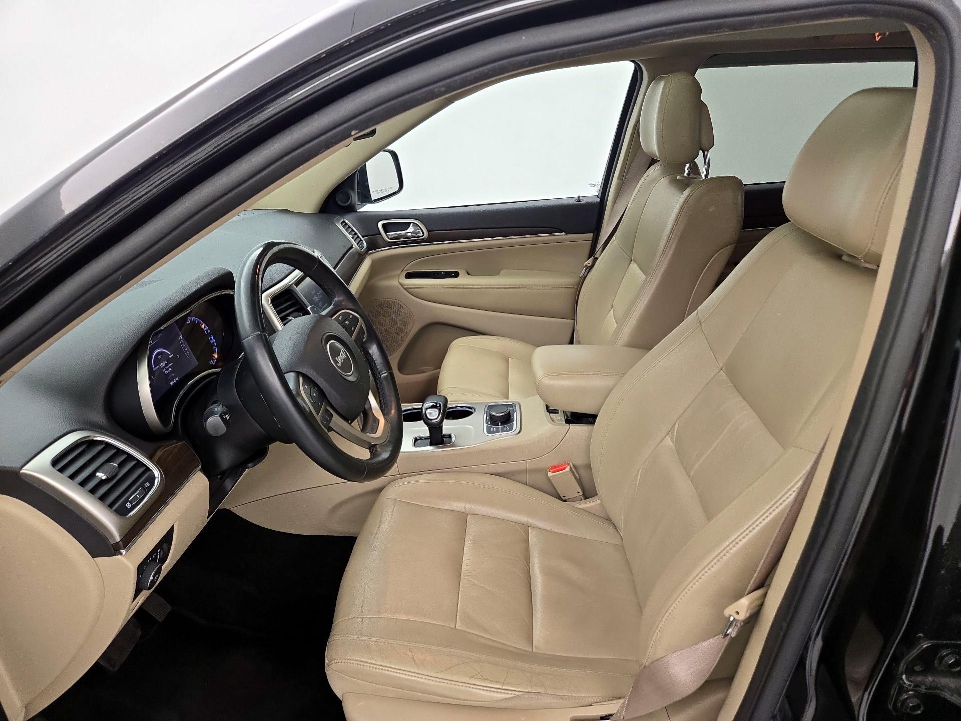 Thumbnail: 2015 Jeep Grand Cherokee - 11