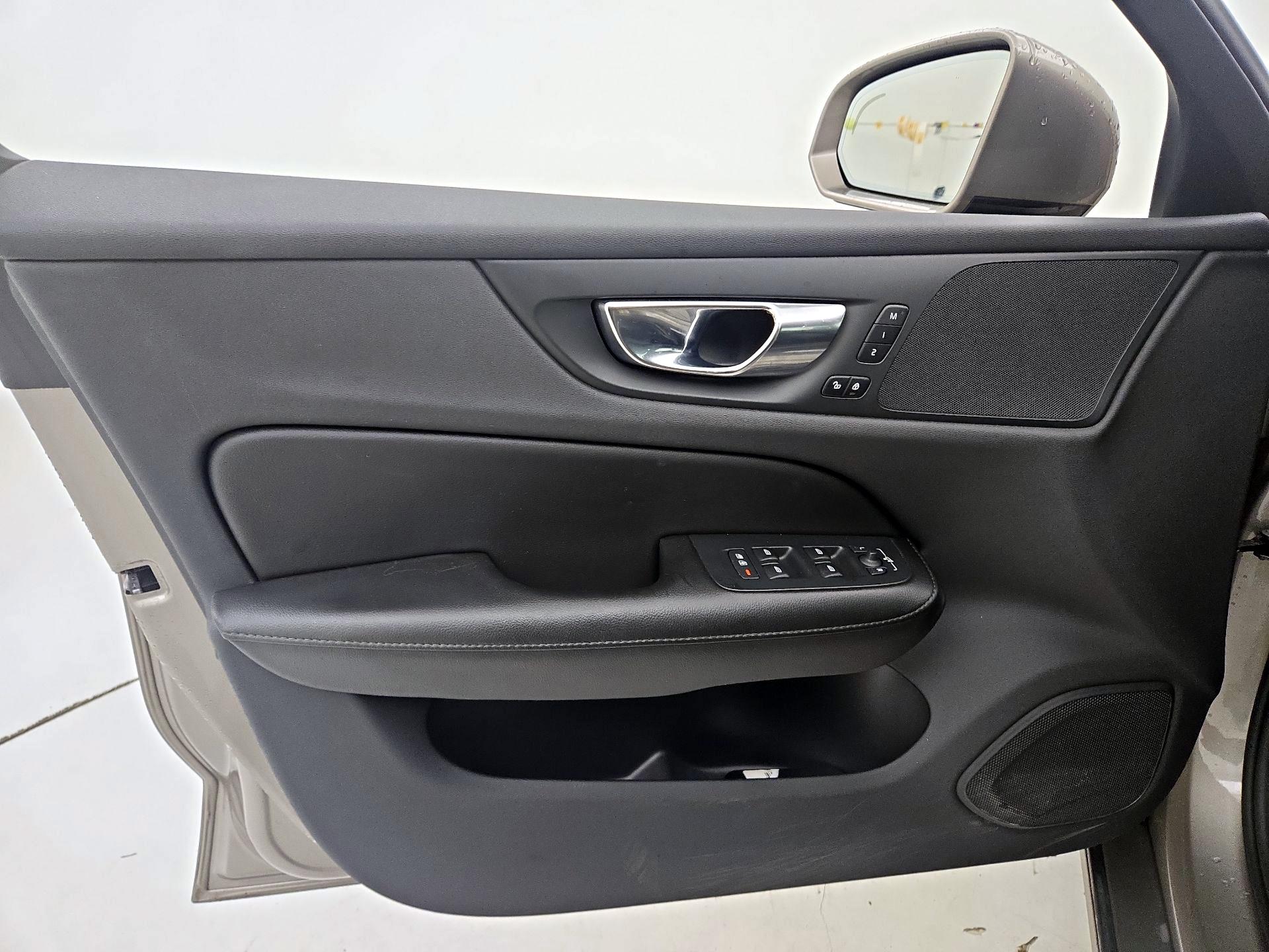 Thumbnail: 2020 Volvo S60 - 12