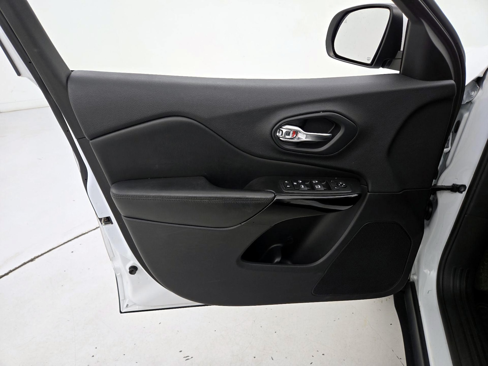2019 Jeep Cherokee Altitude - Photo 13