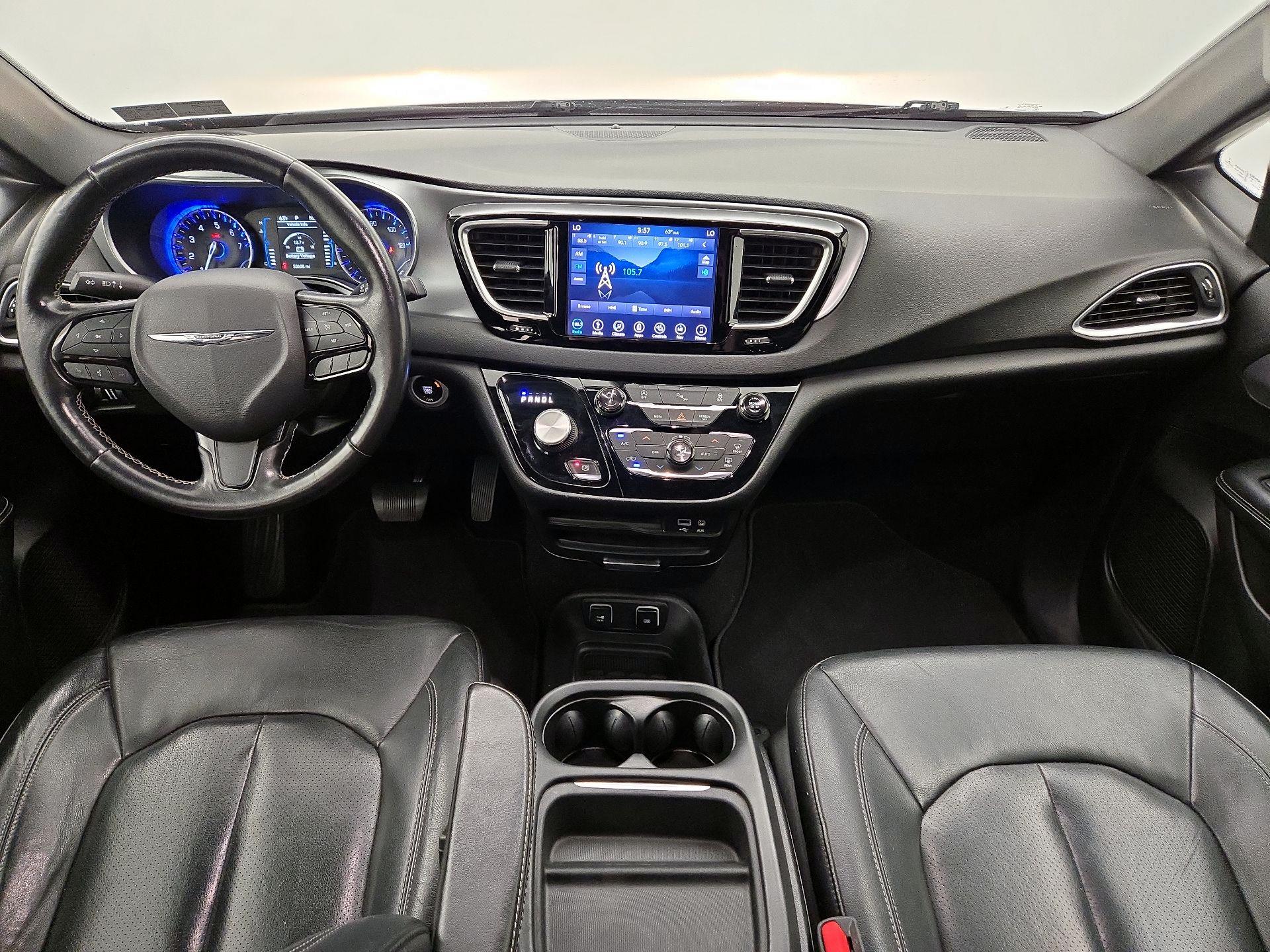 Thumbnail: 2019 Chrysler Pacifica - 9