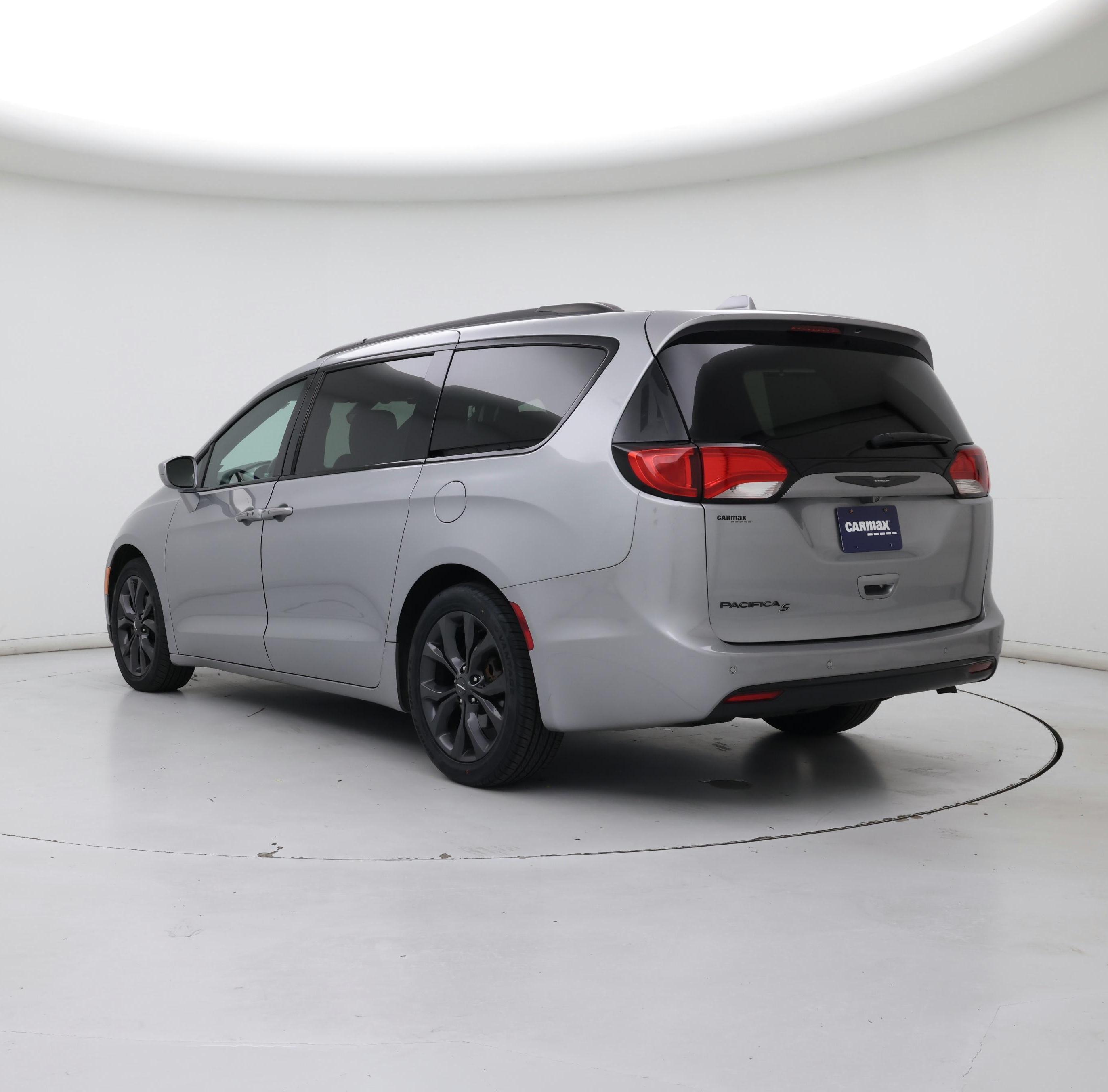 Thumbnail: 2019 Chrysler Pacifica - 2