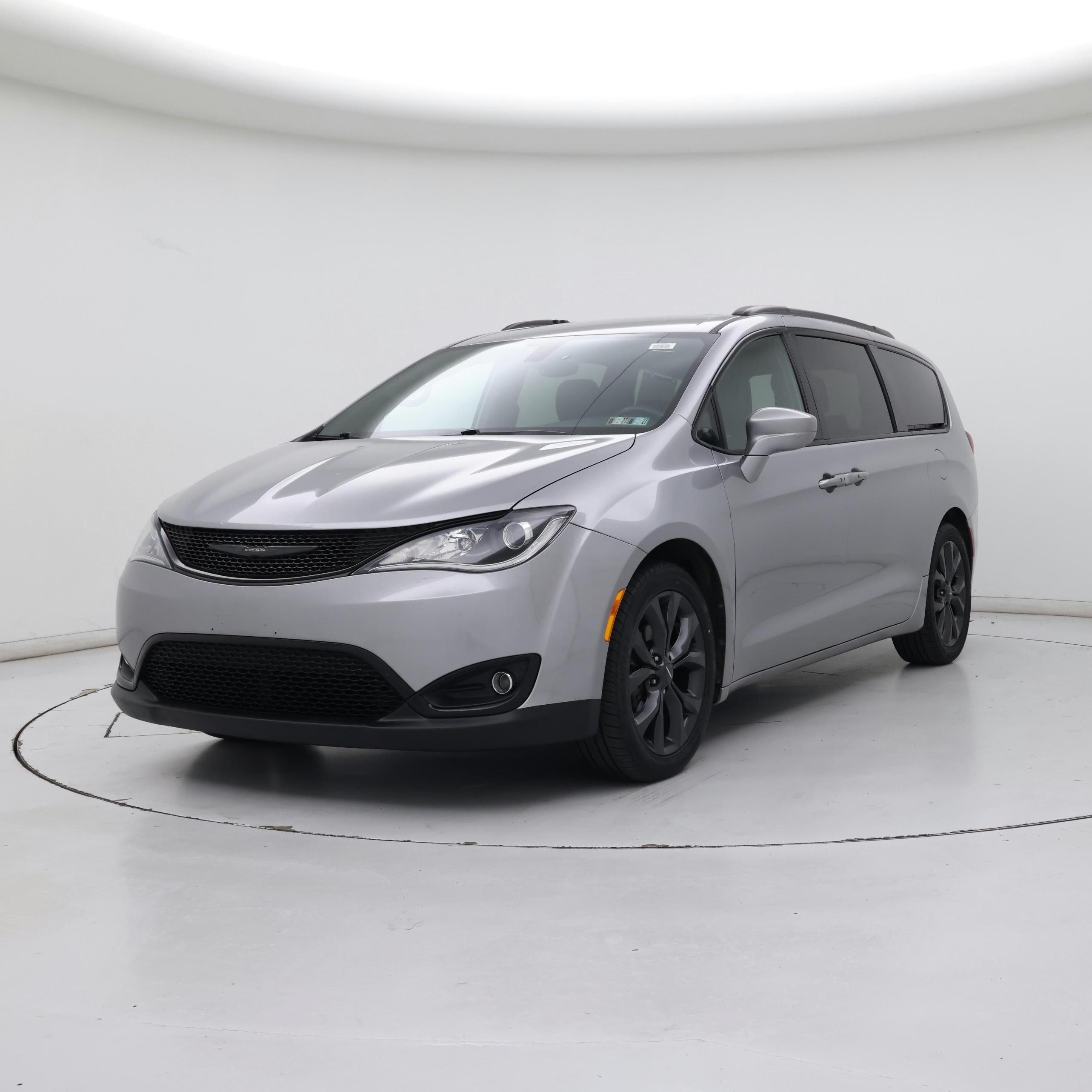 Thumbnail: 2019 Chrysler Pacifica - 4