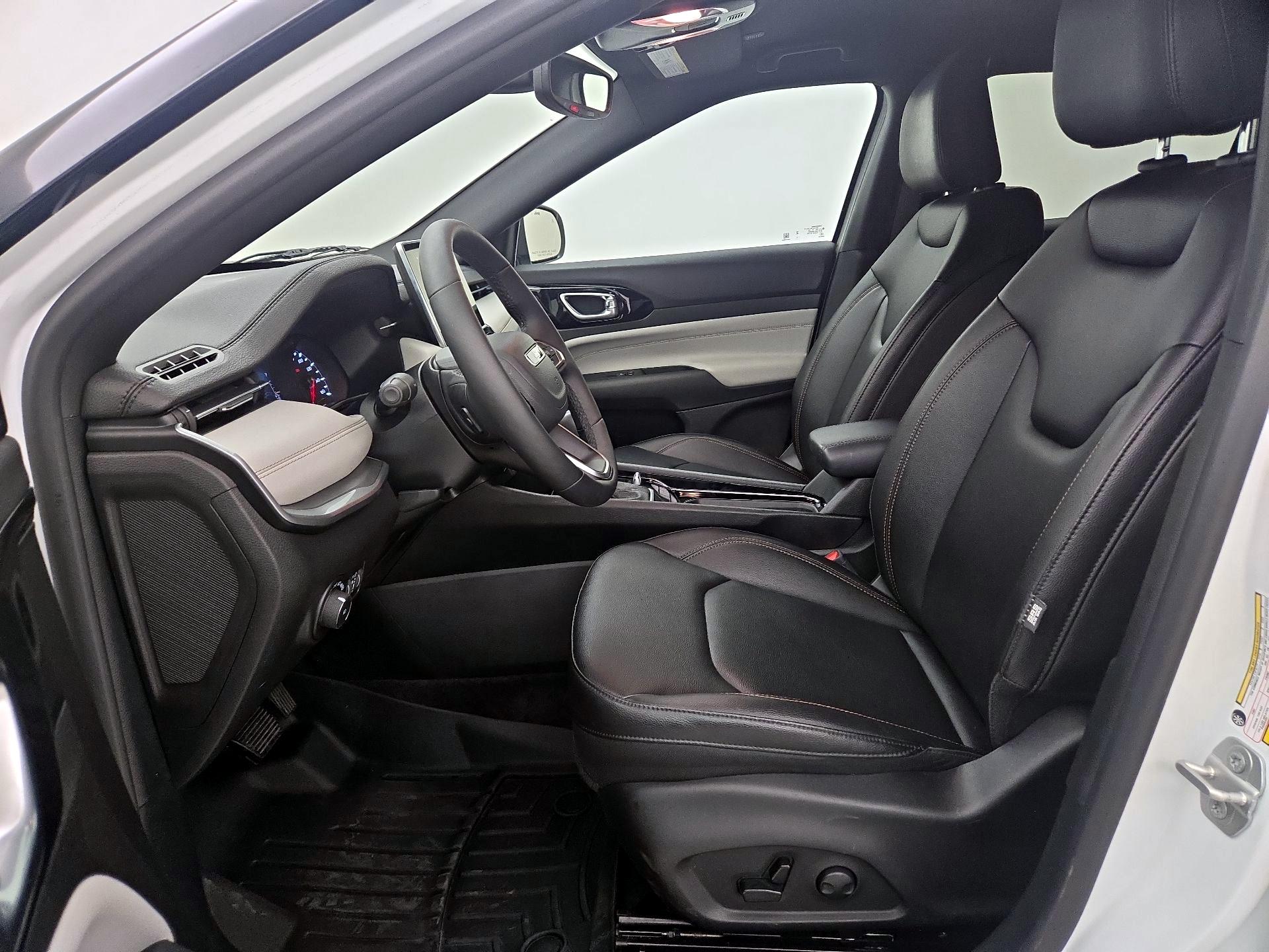 Thumbnail: 2024 Jeep Compass - 11