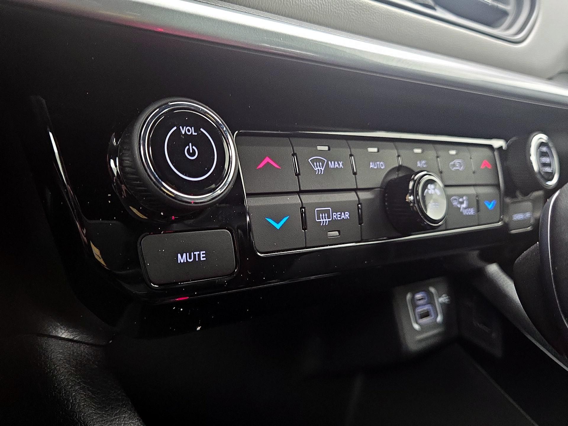 Thumbnail: 2024 Jeep Compass - 16