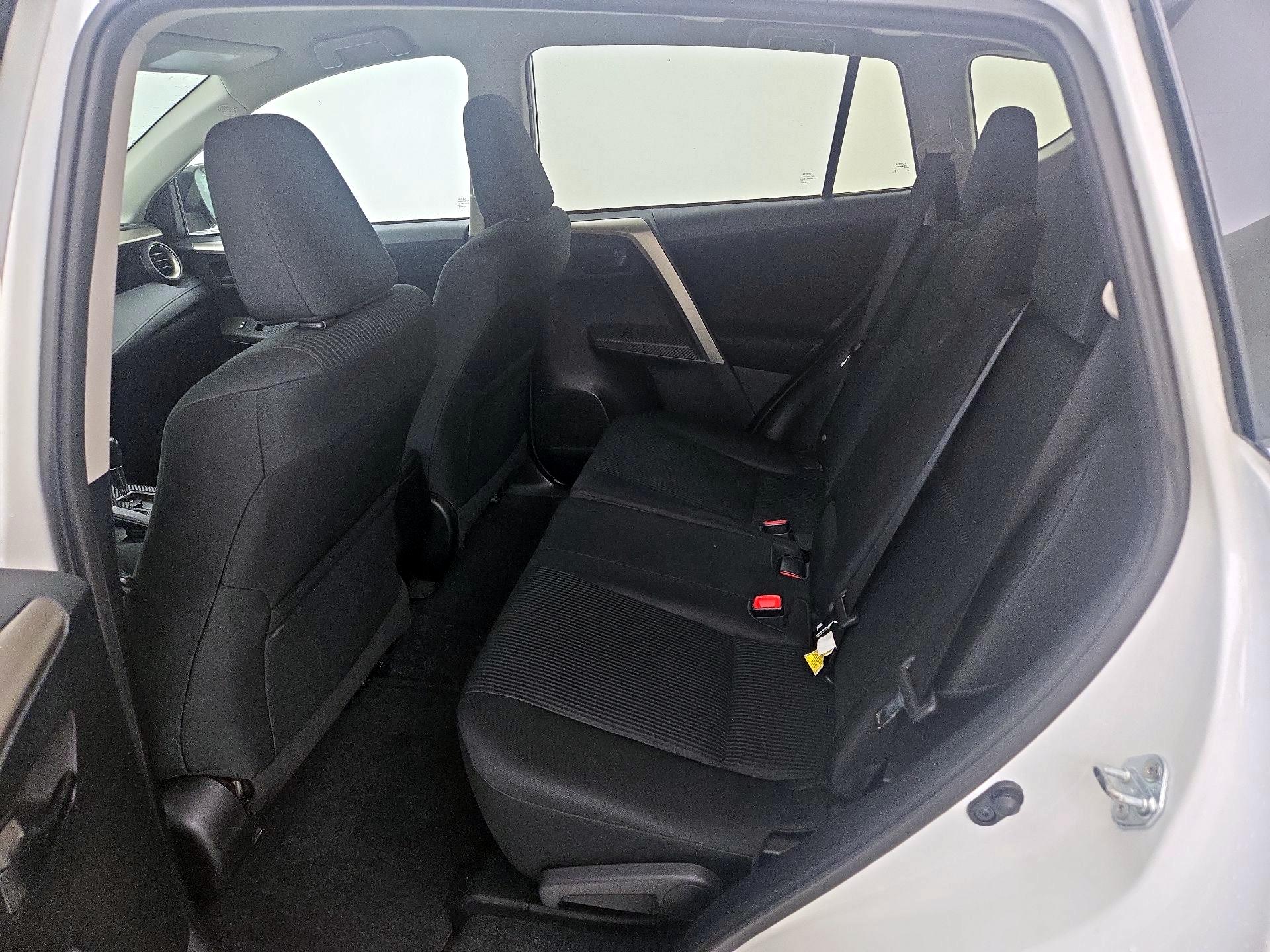 Thumbnail: 2014 Toyota RAV4 - 19