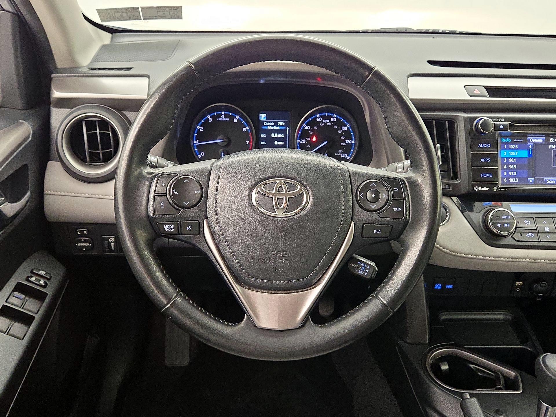 Thumbnail: 2018 Toyota RAV4 - 10