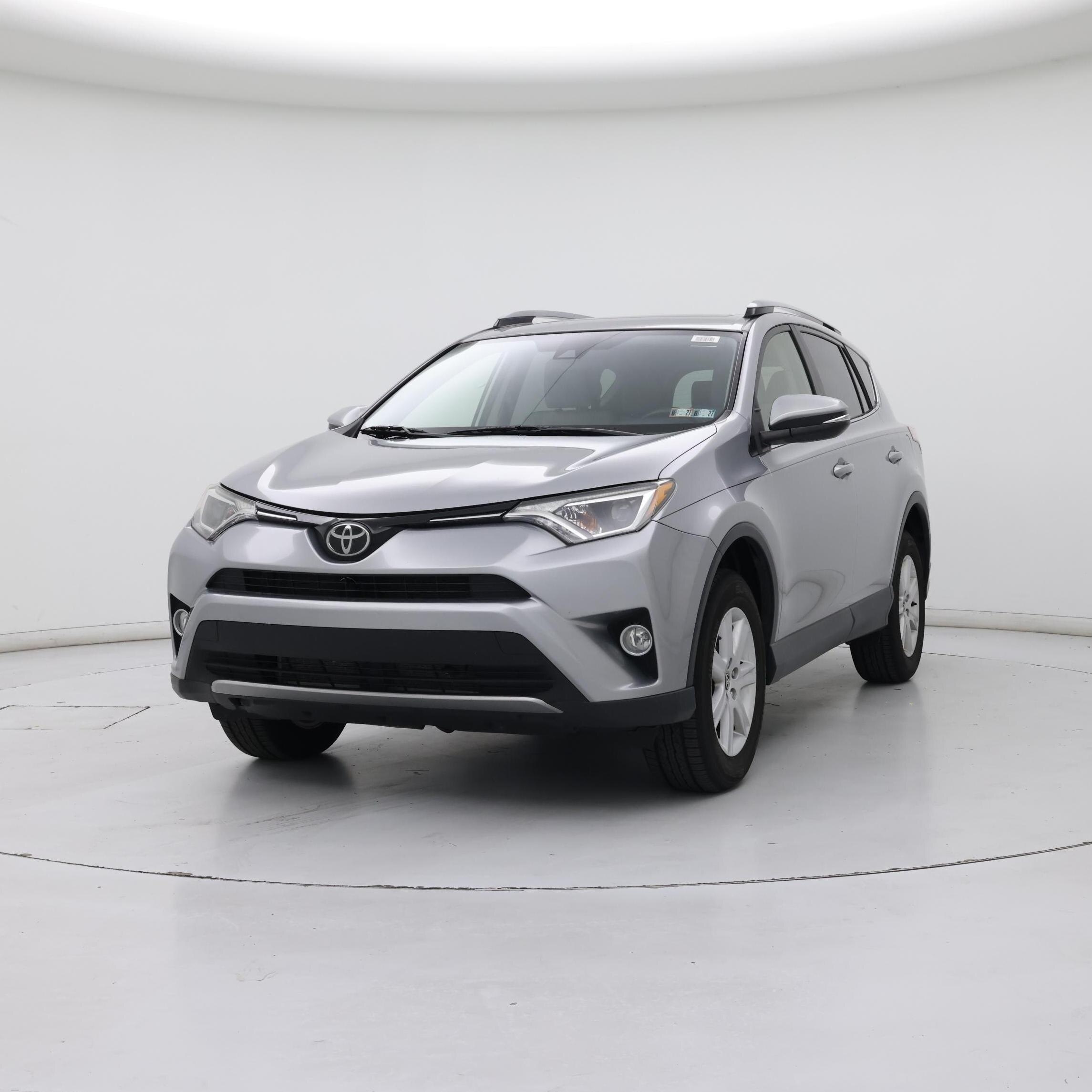 Thumbnail: 2018 Toyota RAV4 - 4