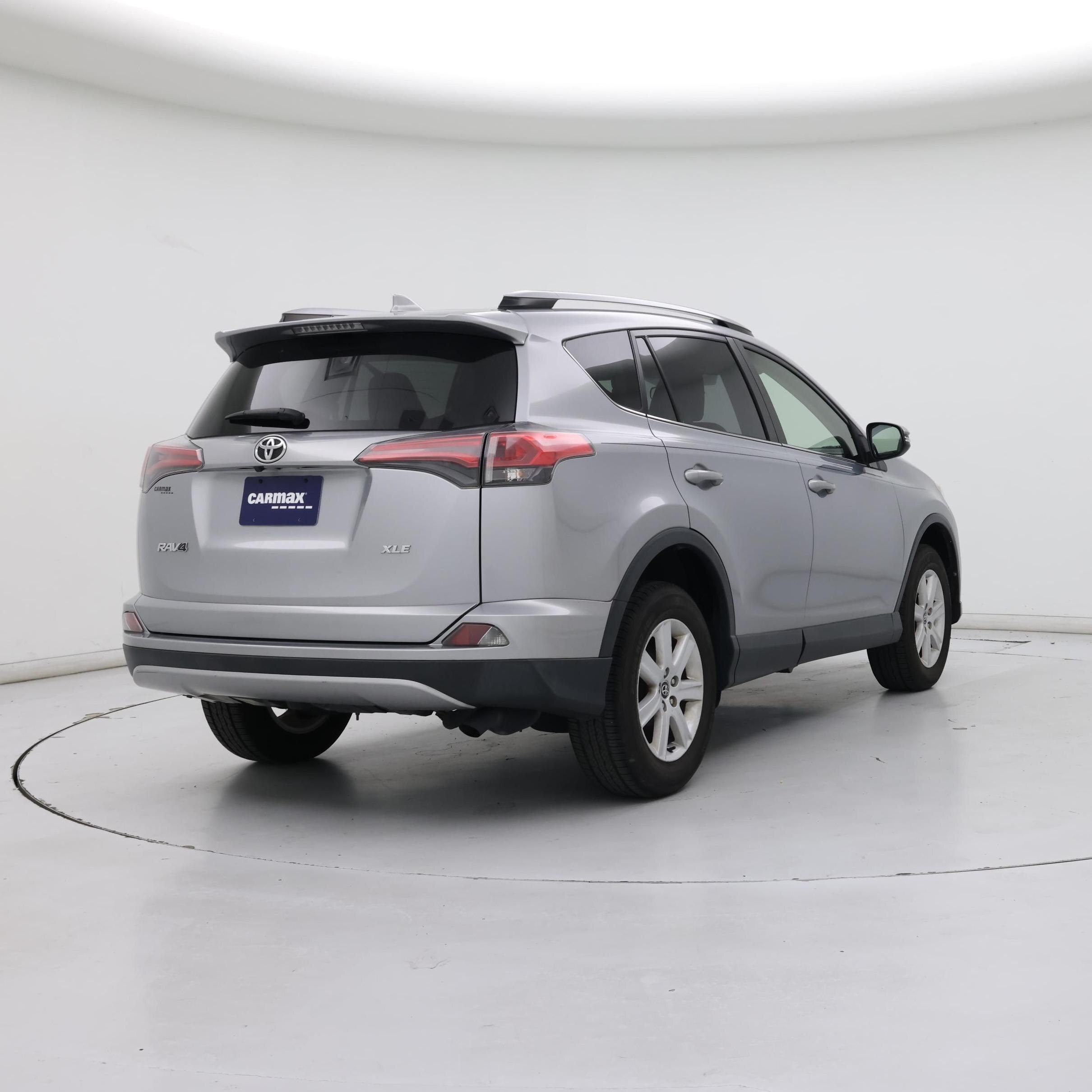 Thumbnail: 2018 Toyota RAV4 - 8