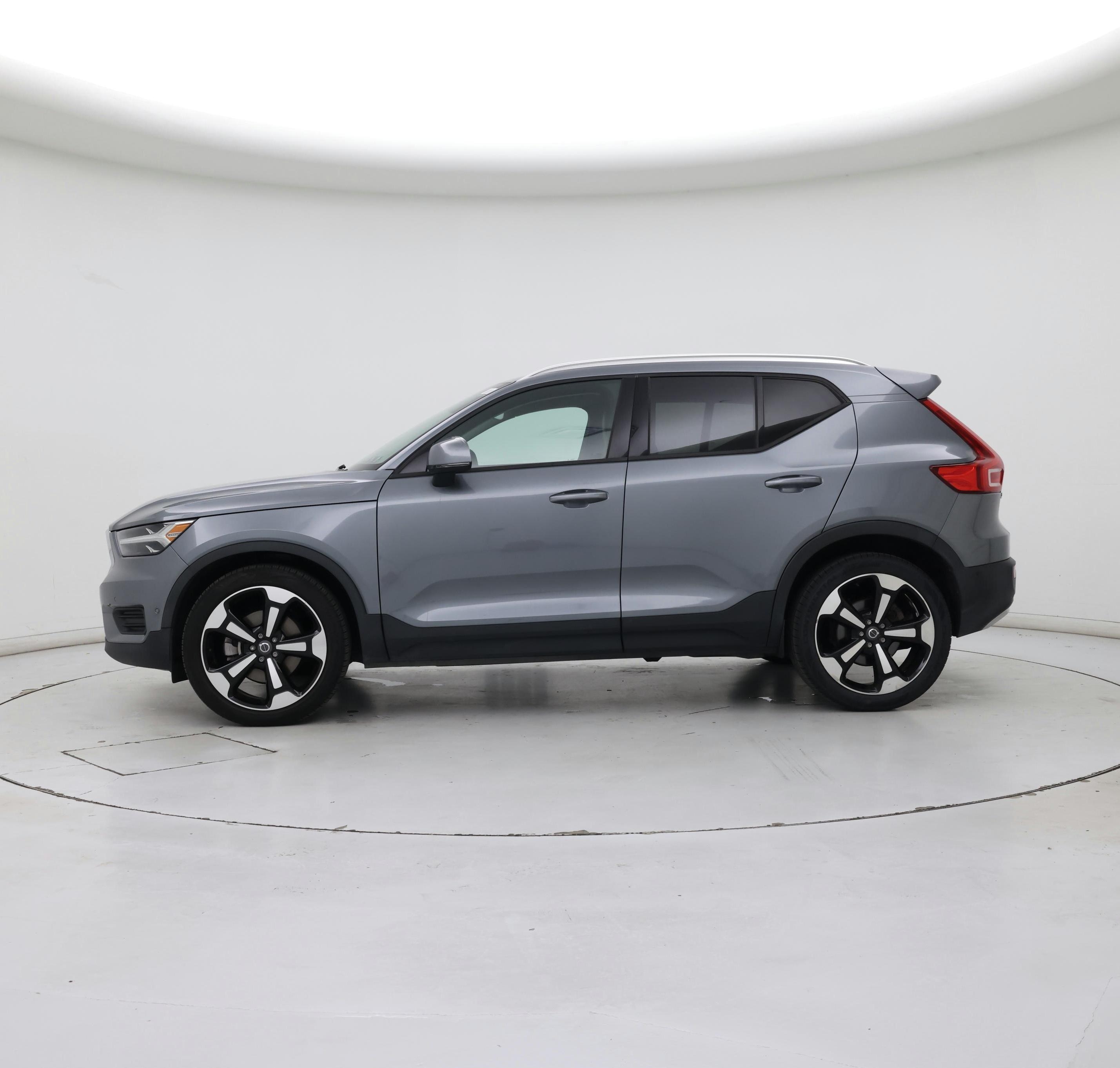Thumbnail: 2019 Volvo XC40 - 3